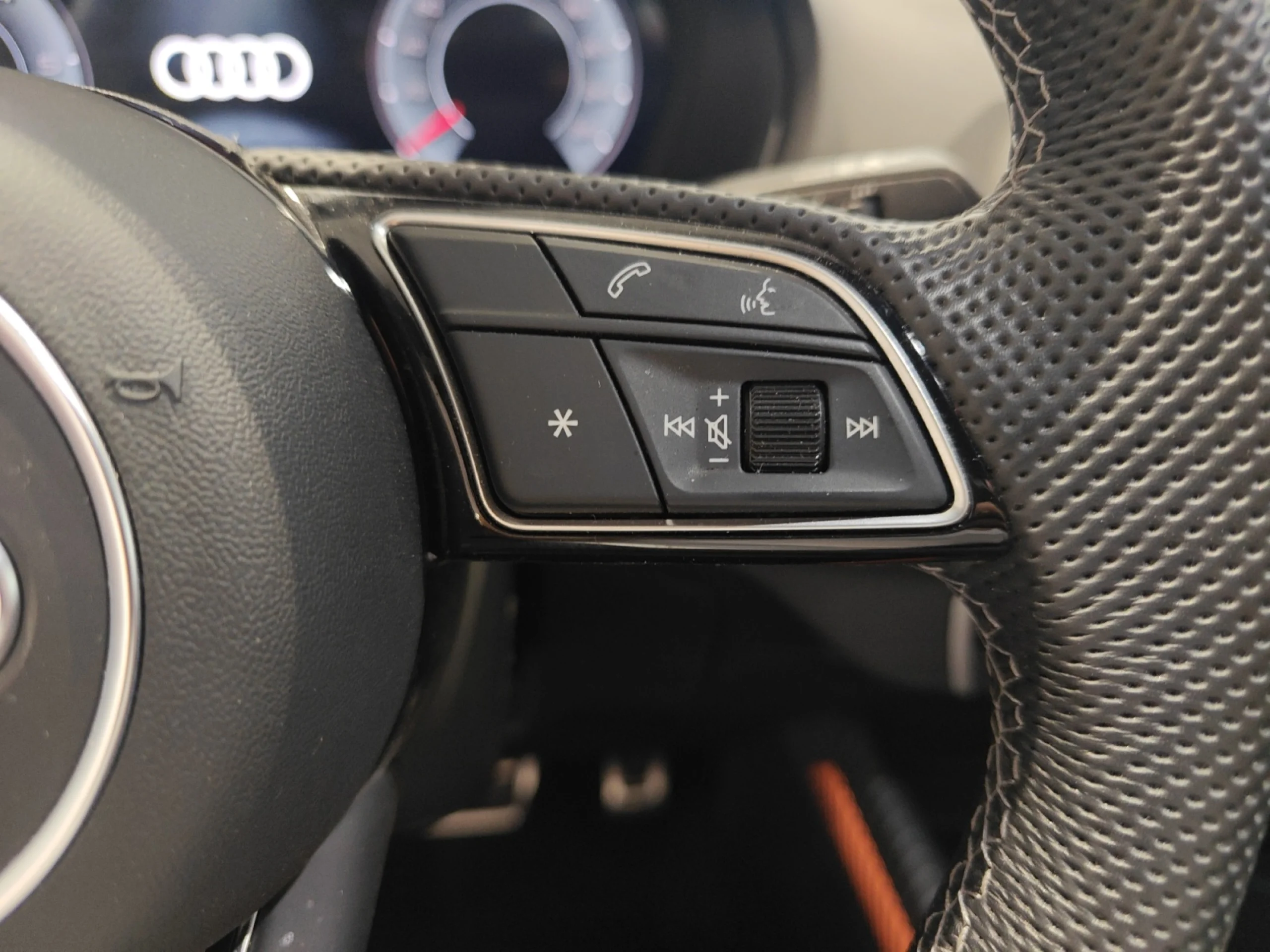 AUDI Q2 ADRENALIN 35 TDI 110KW (150CV) S TRONIC - Foto 8