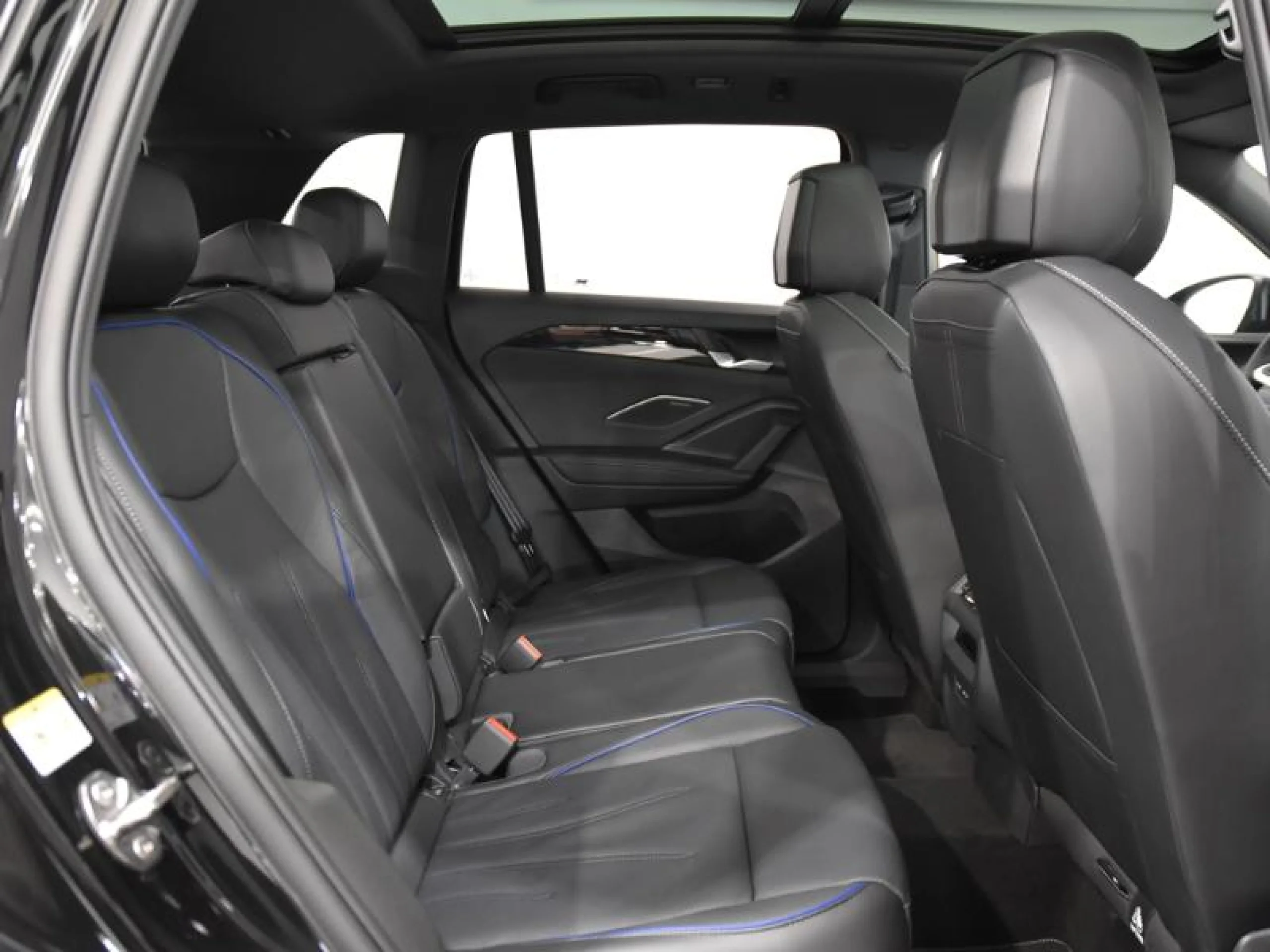 VOLKSWAGEN TIGUAN TIGUAN R LINE 1.5 ETSI 110 KW (150 CV)  AUTOMÁTICO DSG 7 VEL. - Foto 6