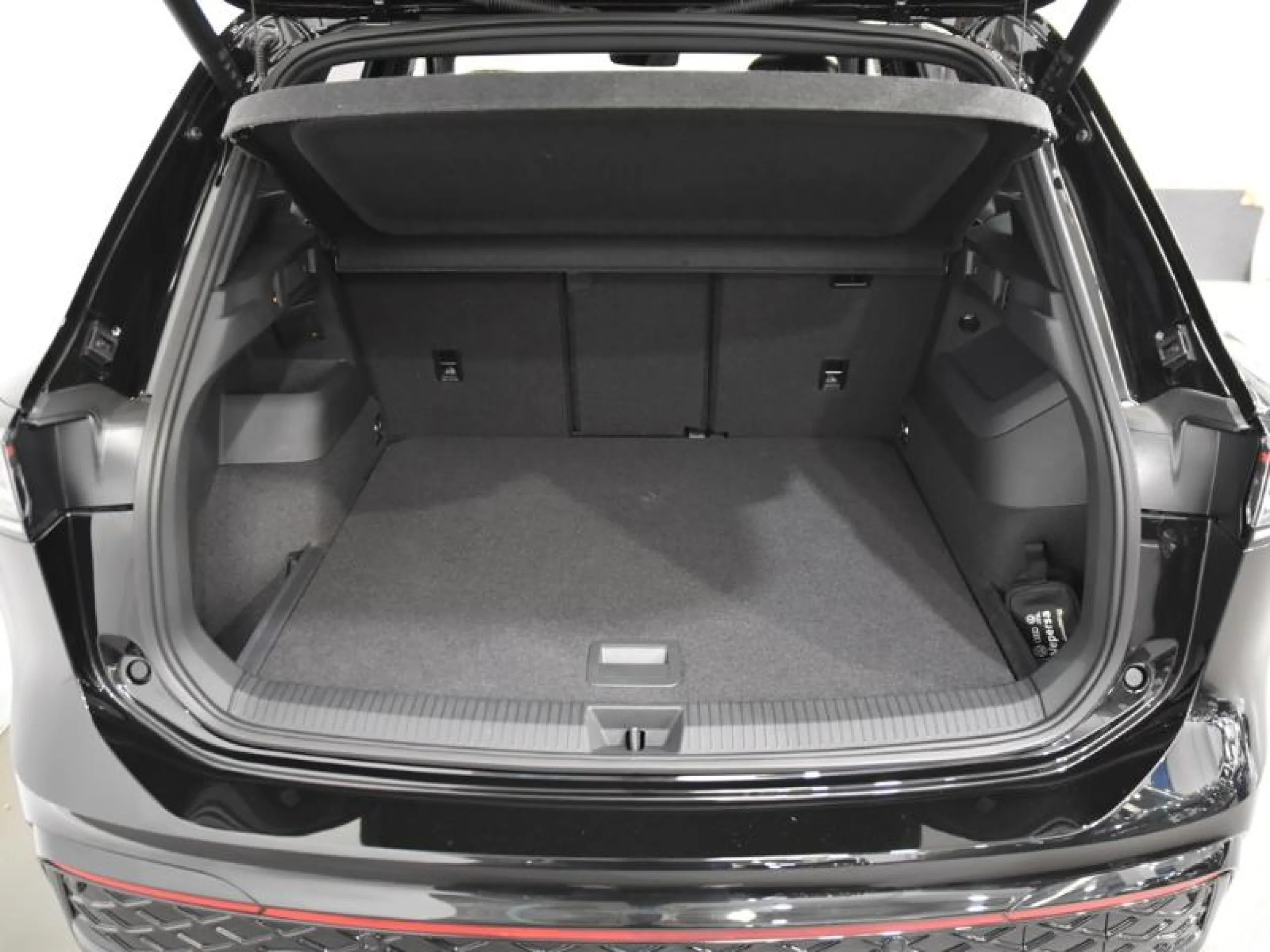 VOLKSWAGEN TIGUAN TIGUAN R LINE 1.5 ETSI 110 KW (150 CV)  AUTOMÁTICO DSG 7 VEL. - Foto 7