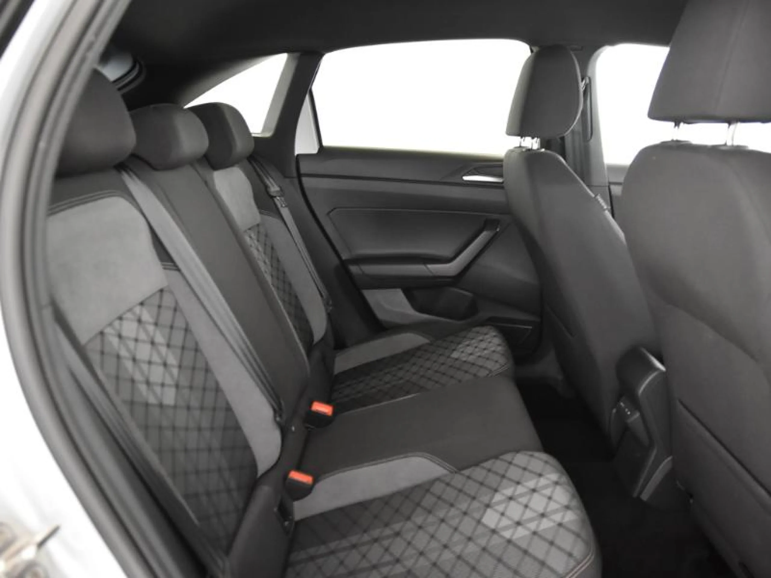 VOLKSWAGEN TAIGO R LINE 1.0 TSI 85KW (115CV) - Foto 6