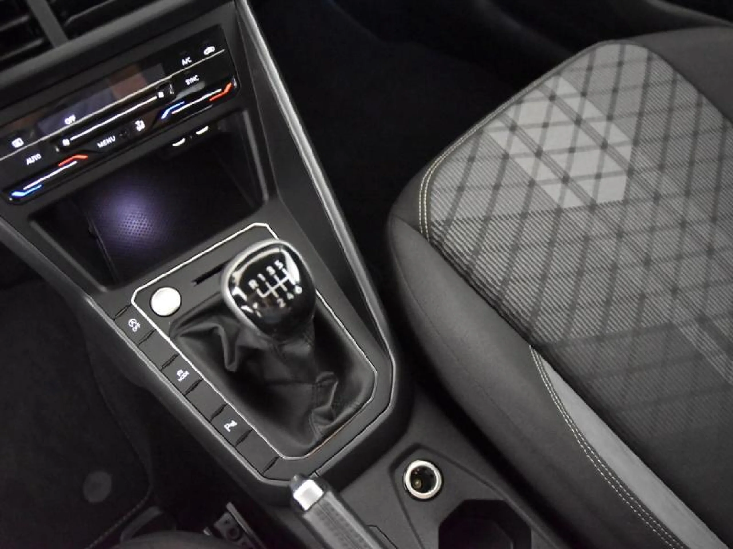 VOLKSWAGEN TAIGO R LINE 1.0 TSI 85KW (115CV) - Foto 10