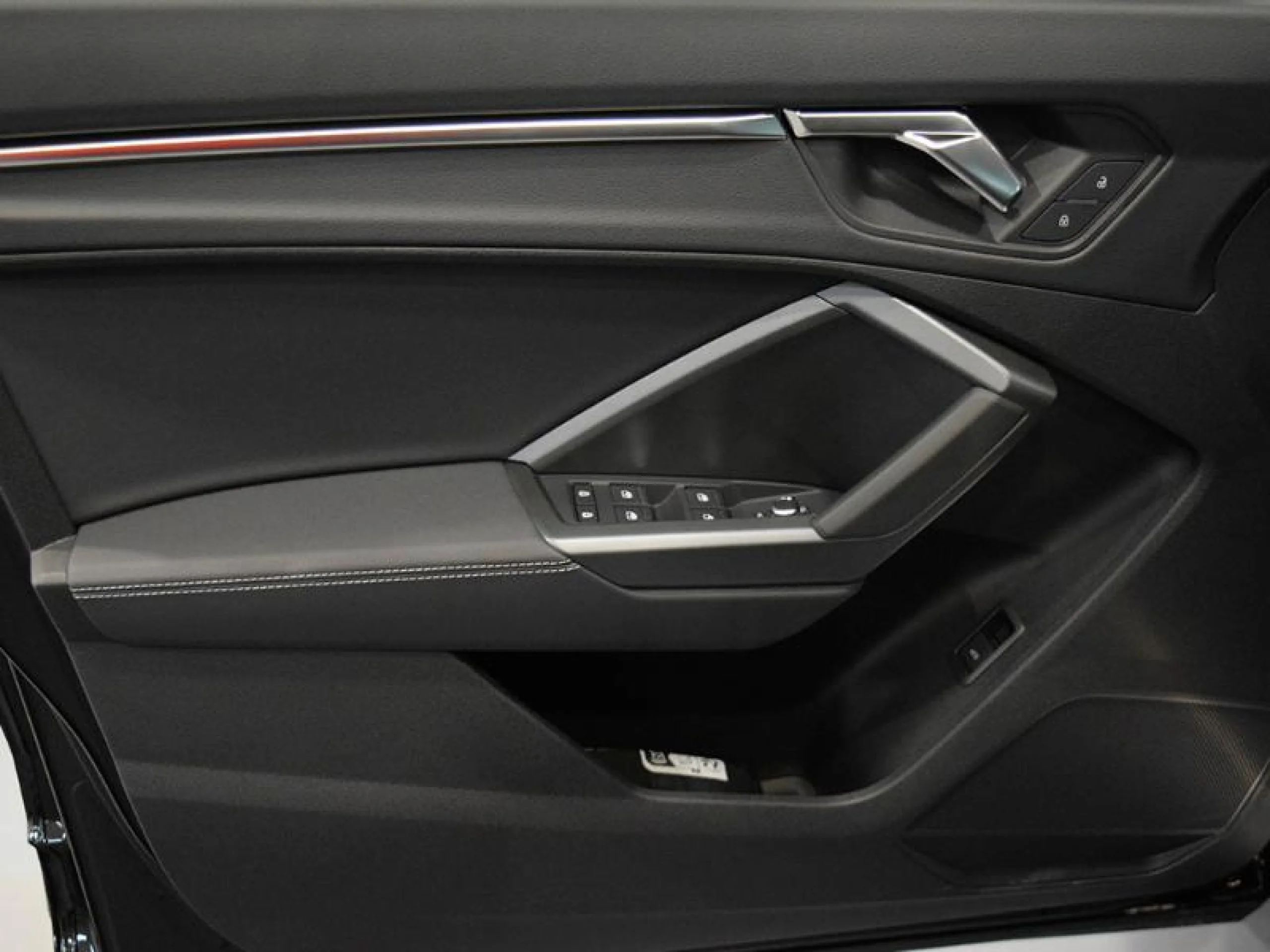 AUDI Q3 BLACK LINE 35 TDI 110KW (150CV) S TRONIC - Foto 11