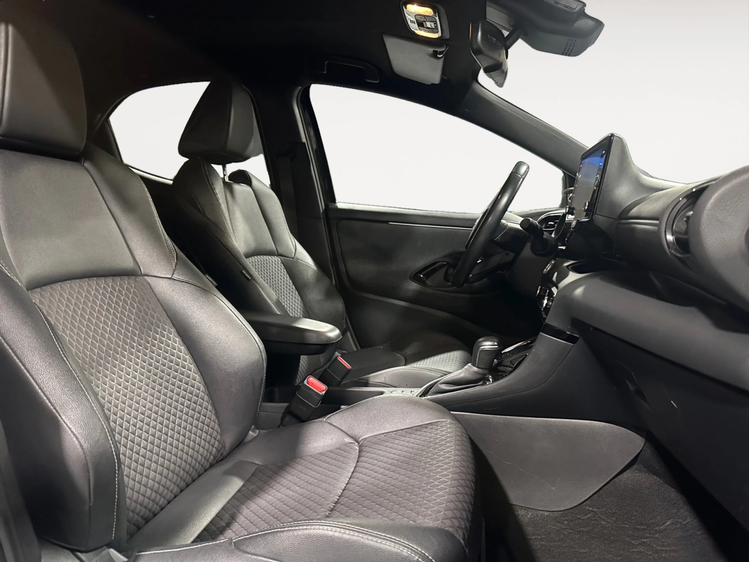 TOYOTA Yaris 1.5 120H STYLE - Foto 5