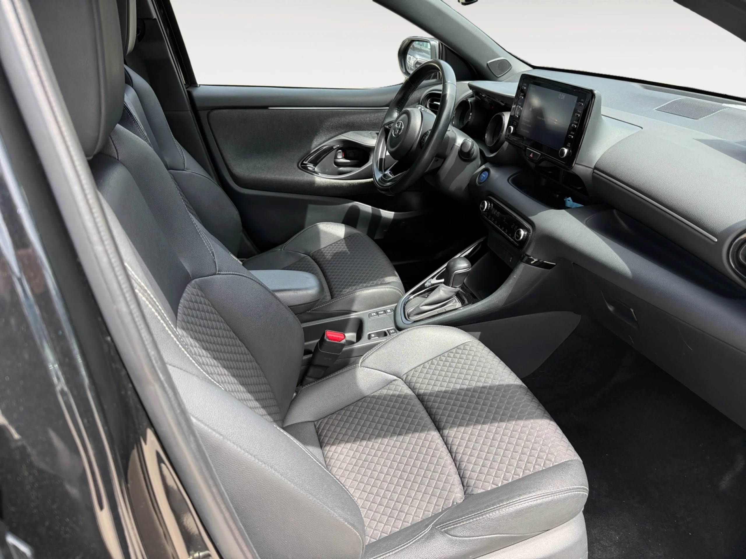 TOYOTA Yaris 1.5 120H STYLE - Foto 5