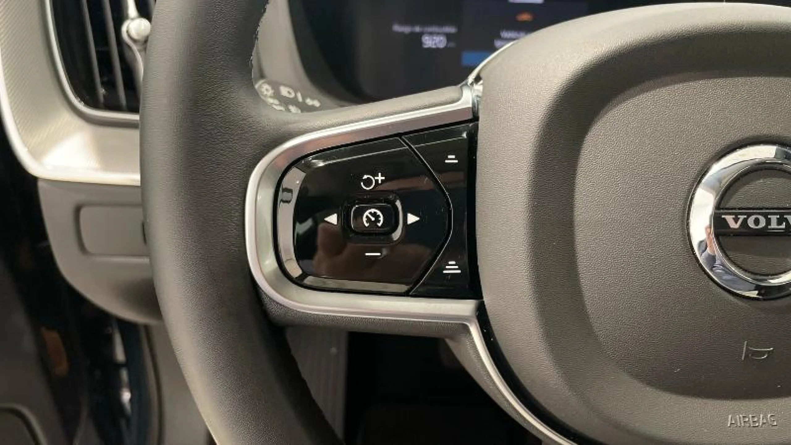 VOLVO XC60 2.0 B4 D PLUS DARK AUTO - Foto 17
