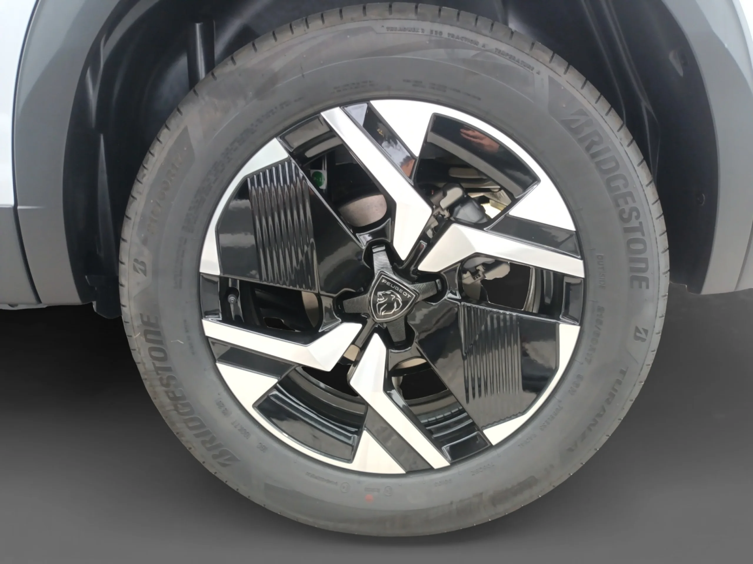 PEUGEOT 2008 2008 ALLURE HYBRID 145 EDCS6 - Foto 9
