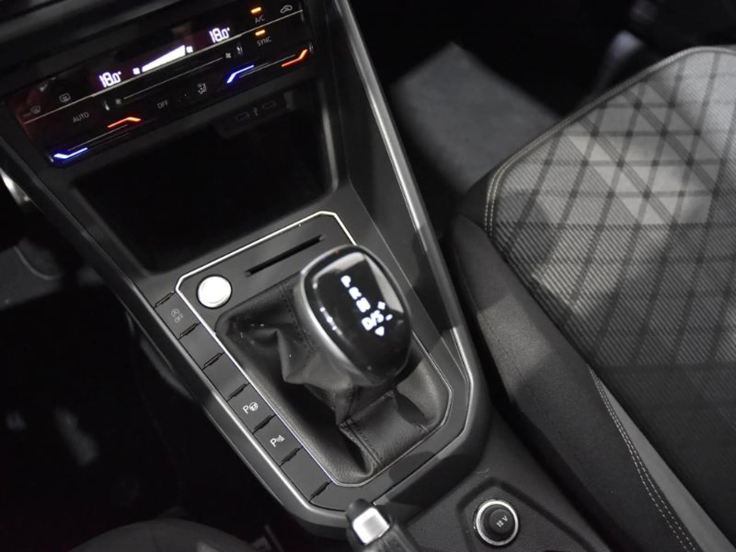 VOLKSWAGEN POLO R LINE 1.0 TSI 81KW (110CV) DSG - Foto 10