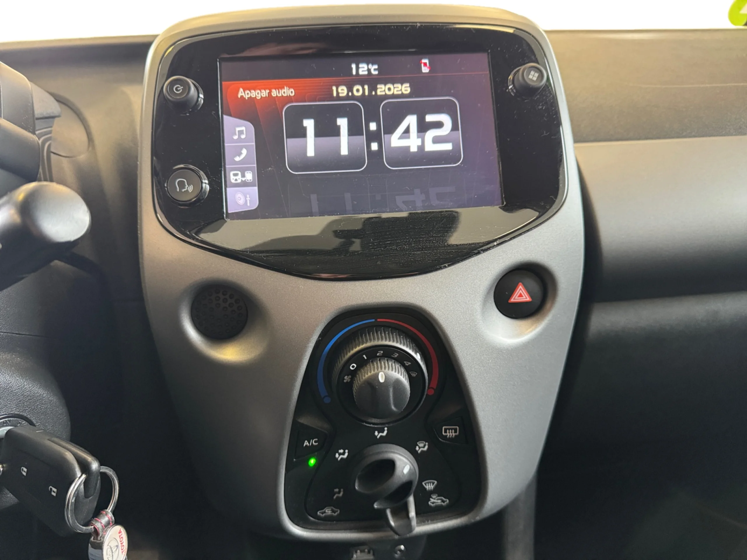 TOYOTA AYGO 1.0 70 X PLAY - Foto 9