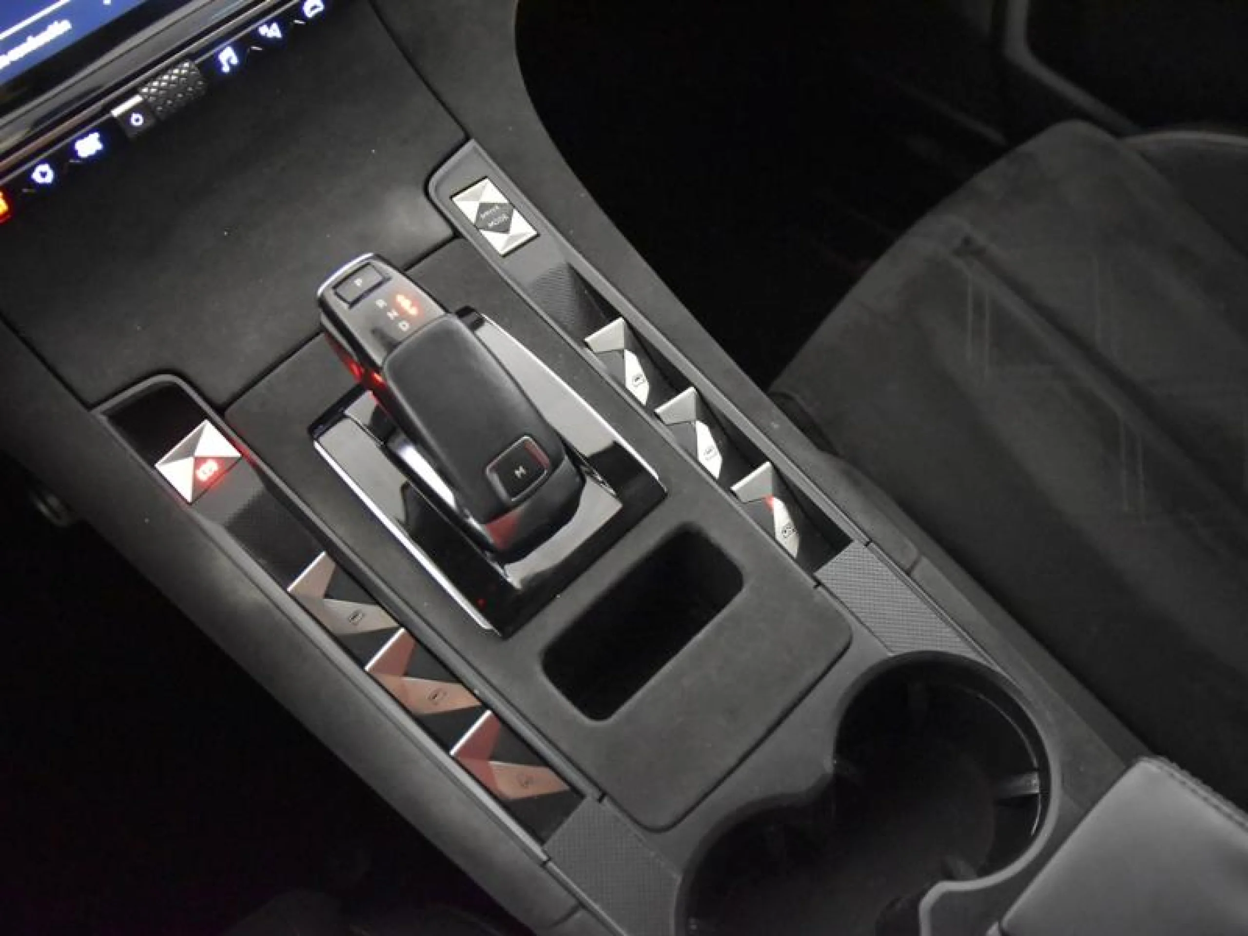 DS DS 7 CROSSBACK BLUEHDI 132KW (180CV) AUTO. BE CHIC - Foto 11