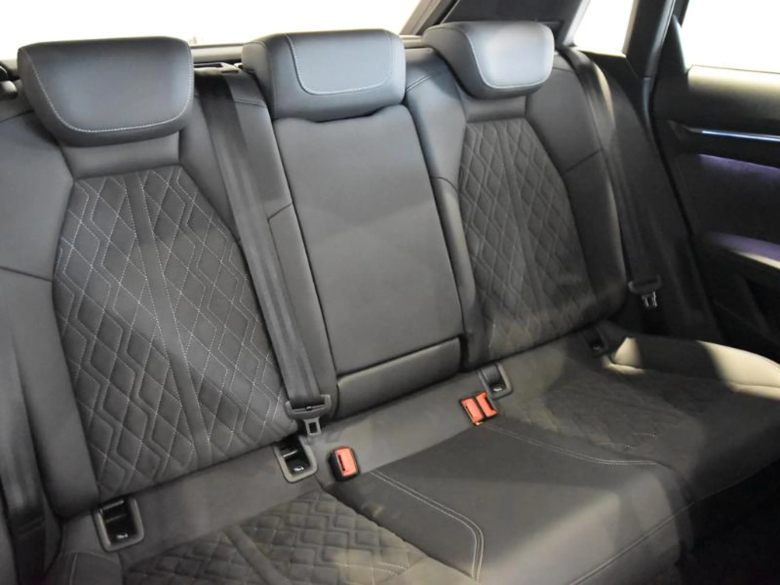 AUDI A3 SPORTBACK BLACK LINE 35 TDI 110KW S TRON - Foto 5