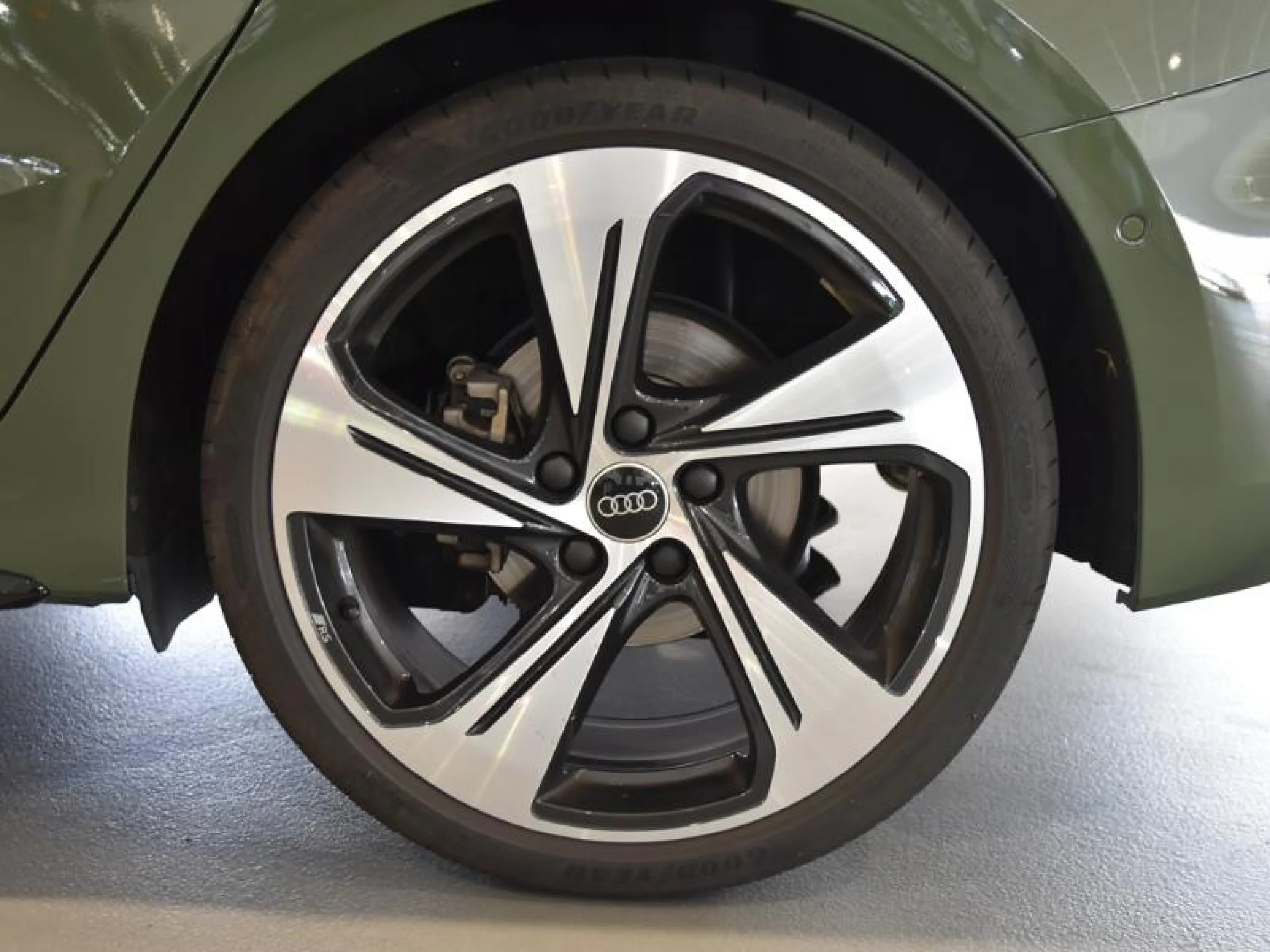 AUDI A3 SPORTBACK BLACK LINE 35 TDI 110KW S TRON - Foto 8