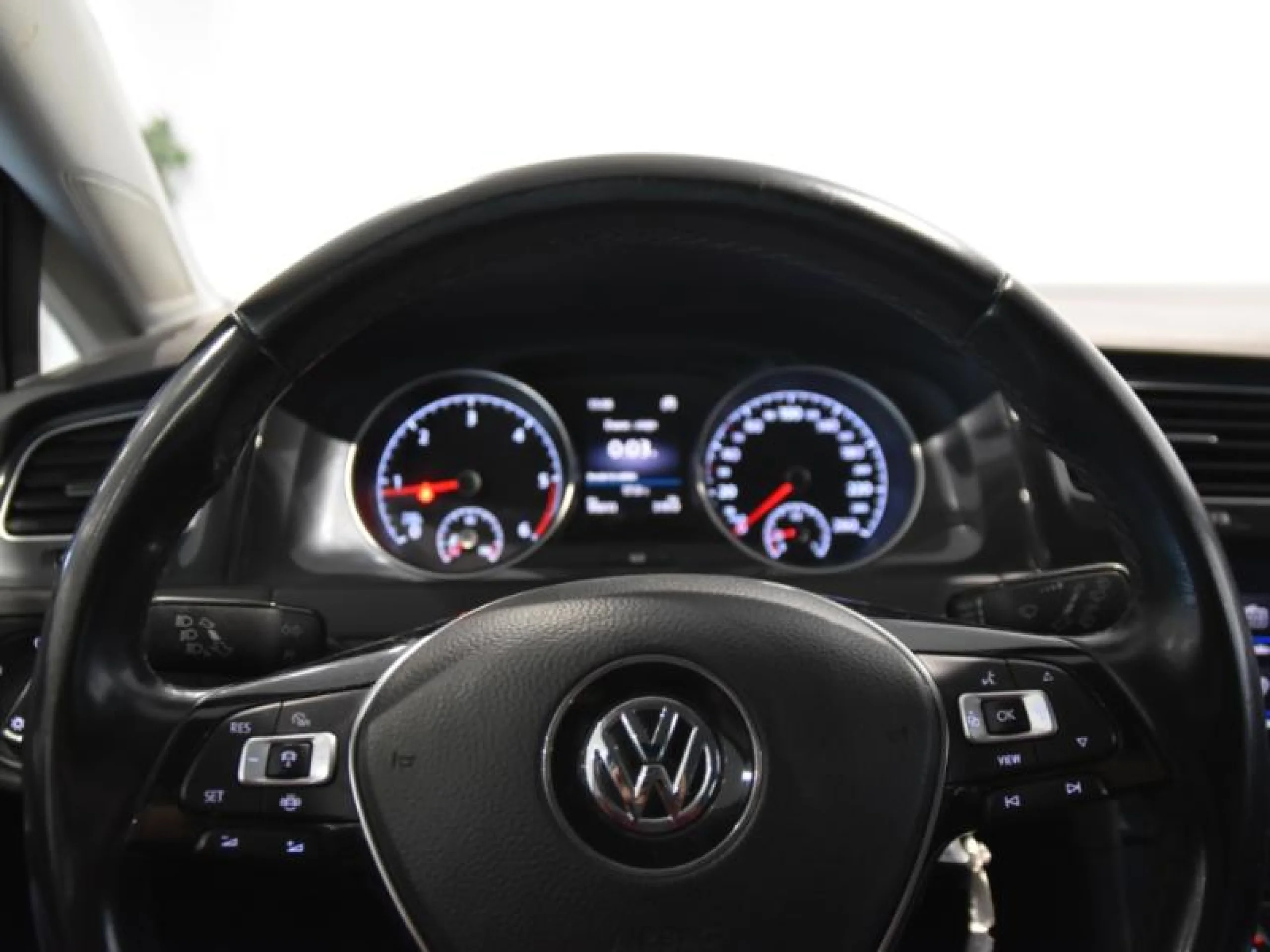 VOLKSWAGEN GOLF ADVANCE 1.5 TSI EVO 96KW (130CV) - Foto 17