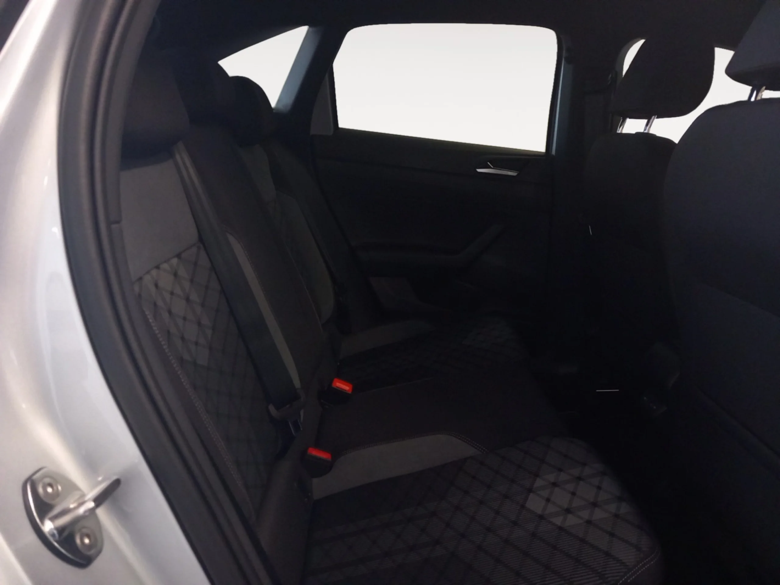 VOLKSWAGEN TAIGO R LINE 1.0 TSI 85KW (116CV) - Foto 6