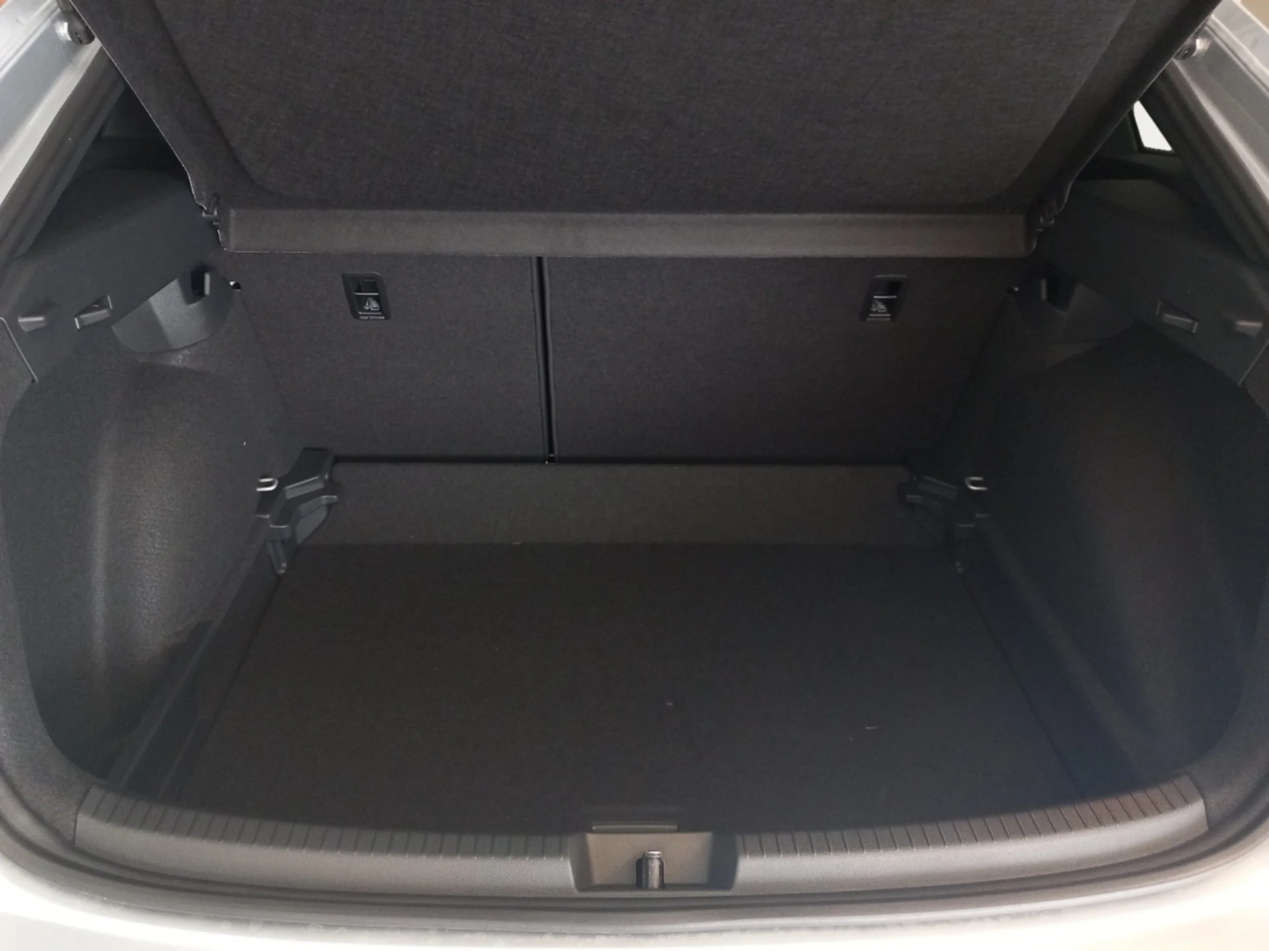 VOLKSWAGEN TAIGO R LINE 1.0 TSI 85KW (116CV) - Foto 7