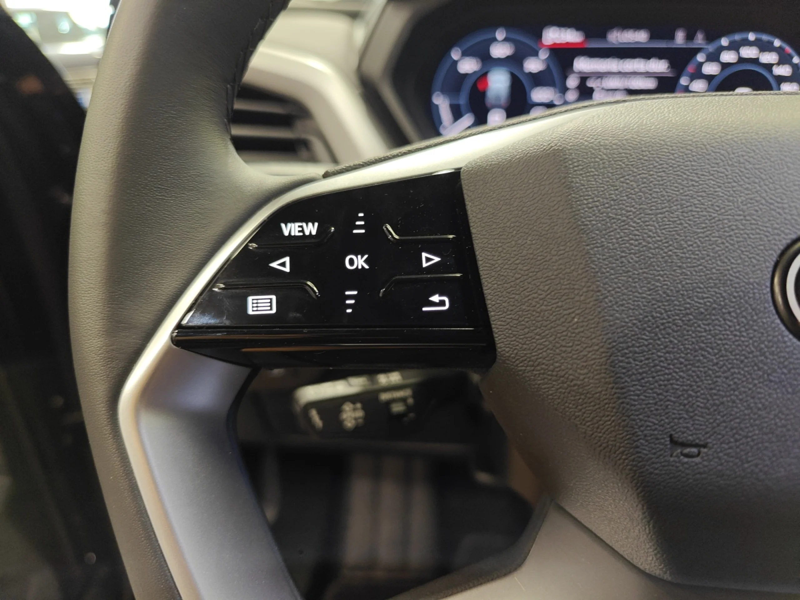 AUDI Q4 E TRON ADVANCED 40 E TRON 150KW 63KWH - Foto 11