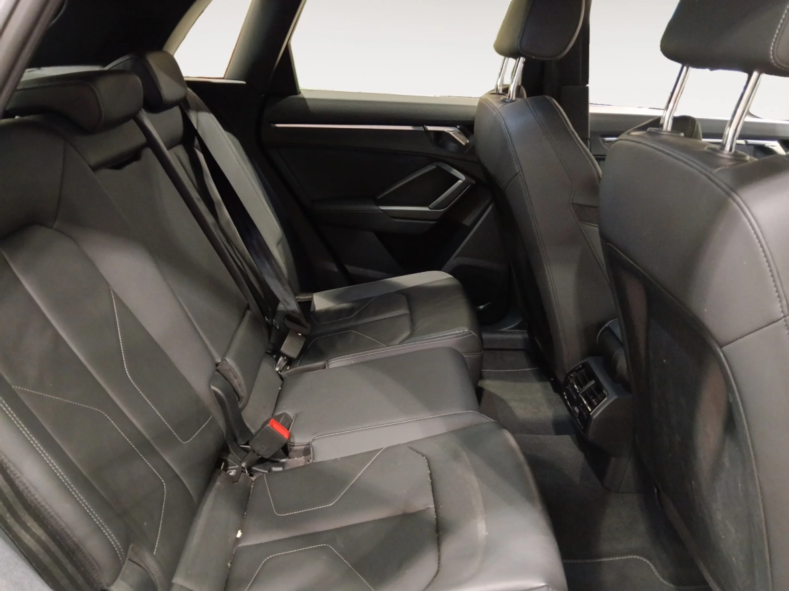 AUDI Q3 35 TDI 110KW (150CV) S TRONIC - Foto 6