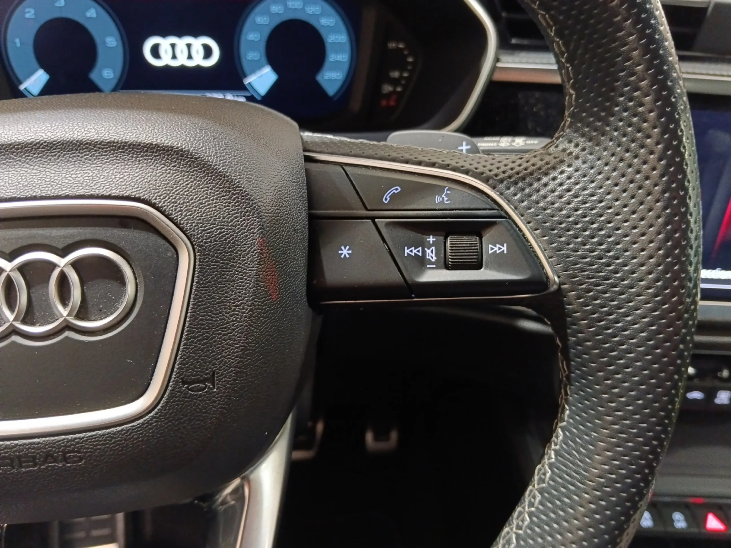 AUDI Q3 35 TDI 110KW (150CV) S TRONIC - Foto 12