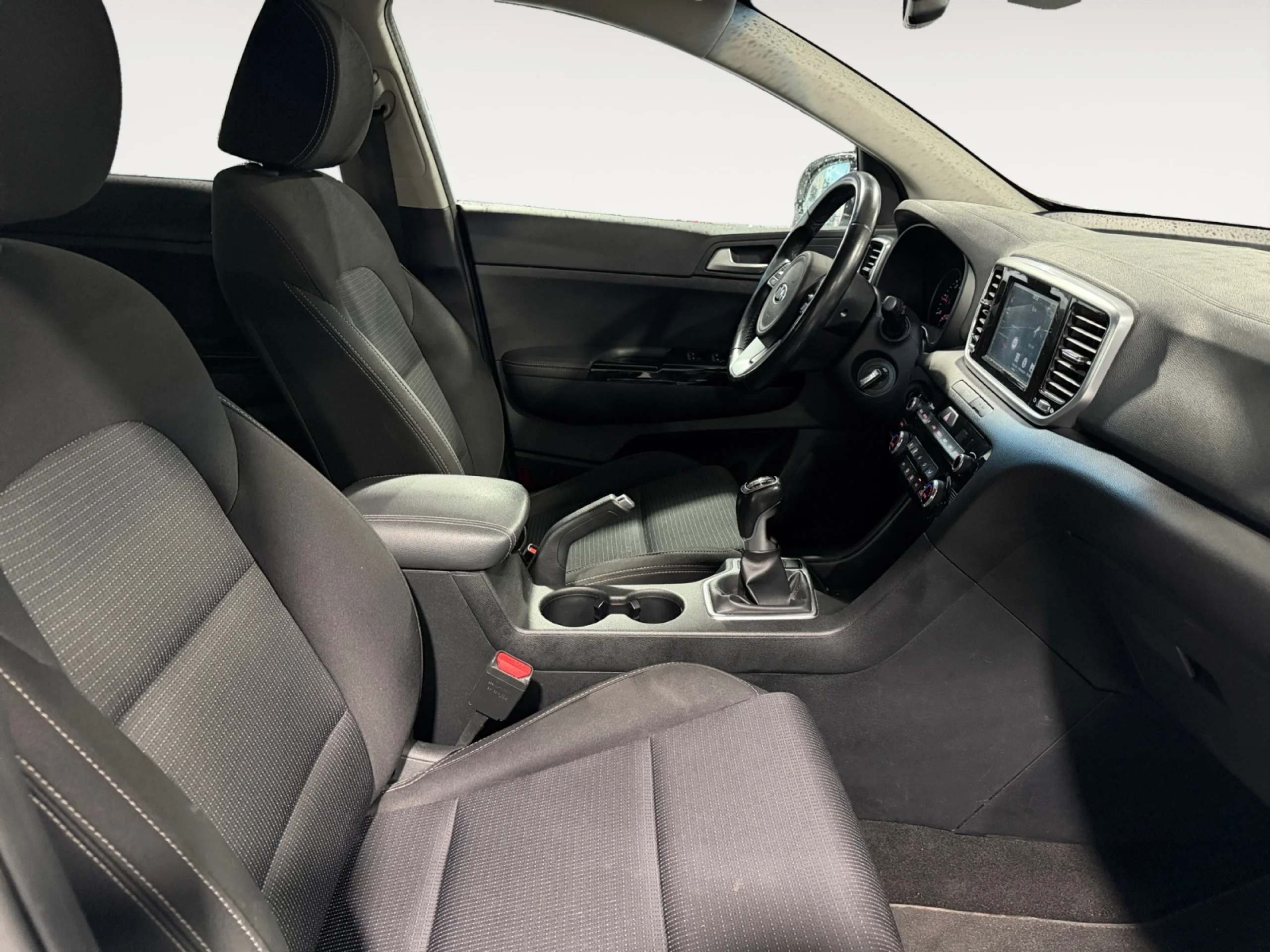 KIA SPORTAGE 1.6 MHEV DRIVE 100KW (136CV) 4X2 - Foto 5