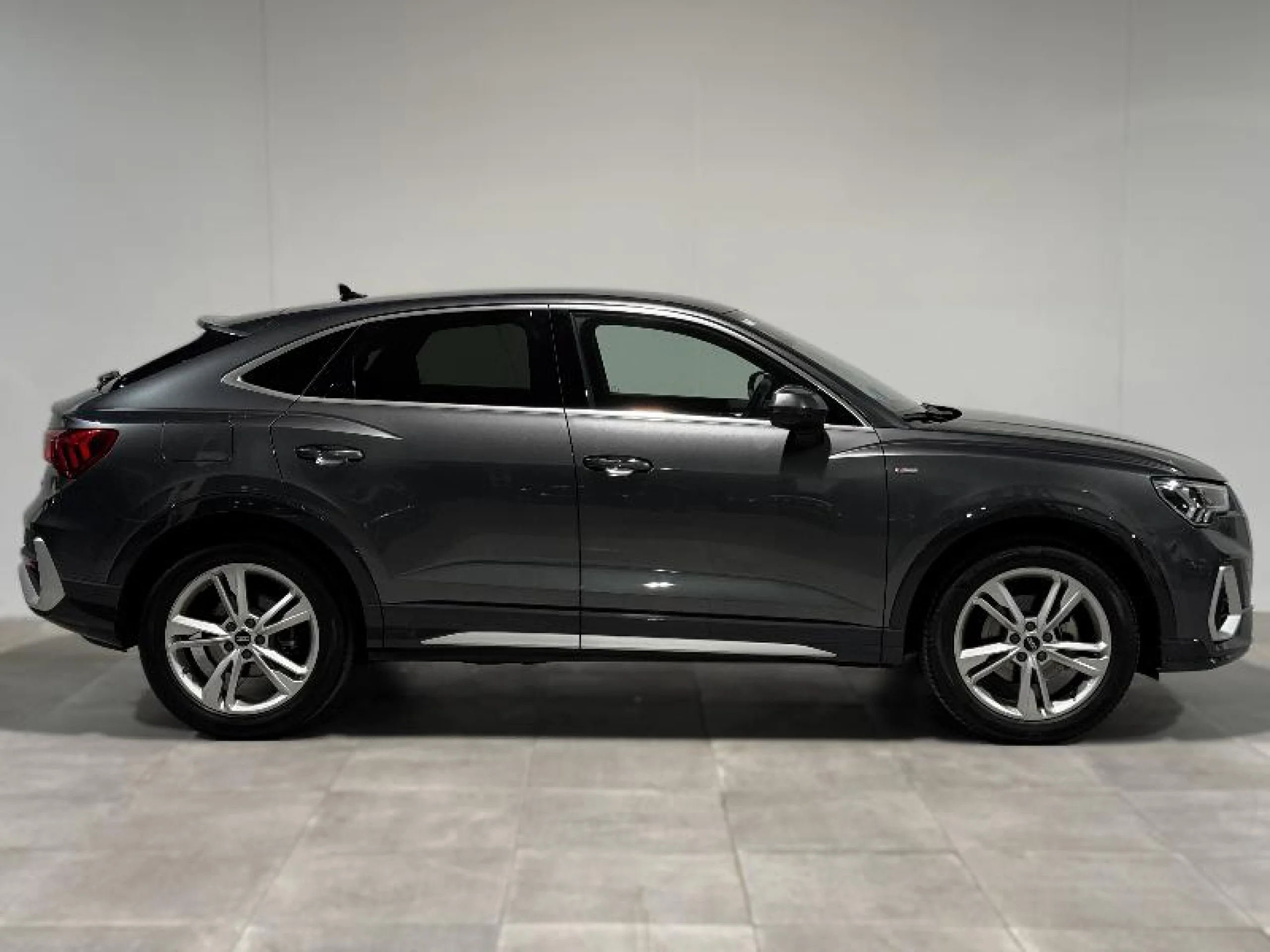 AUDI Q3 35 TFSI 110KW (150CV) S TRONIC - Foto 3