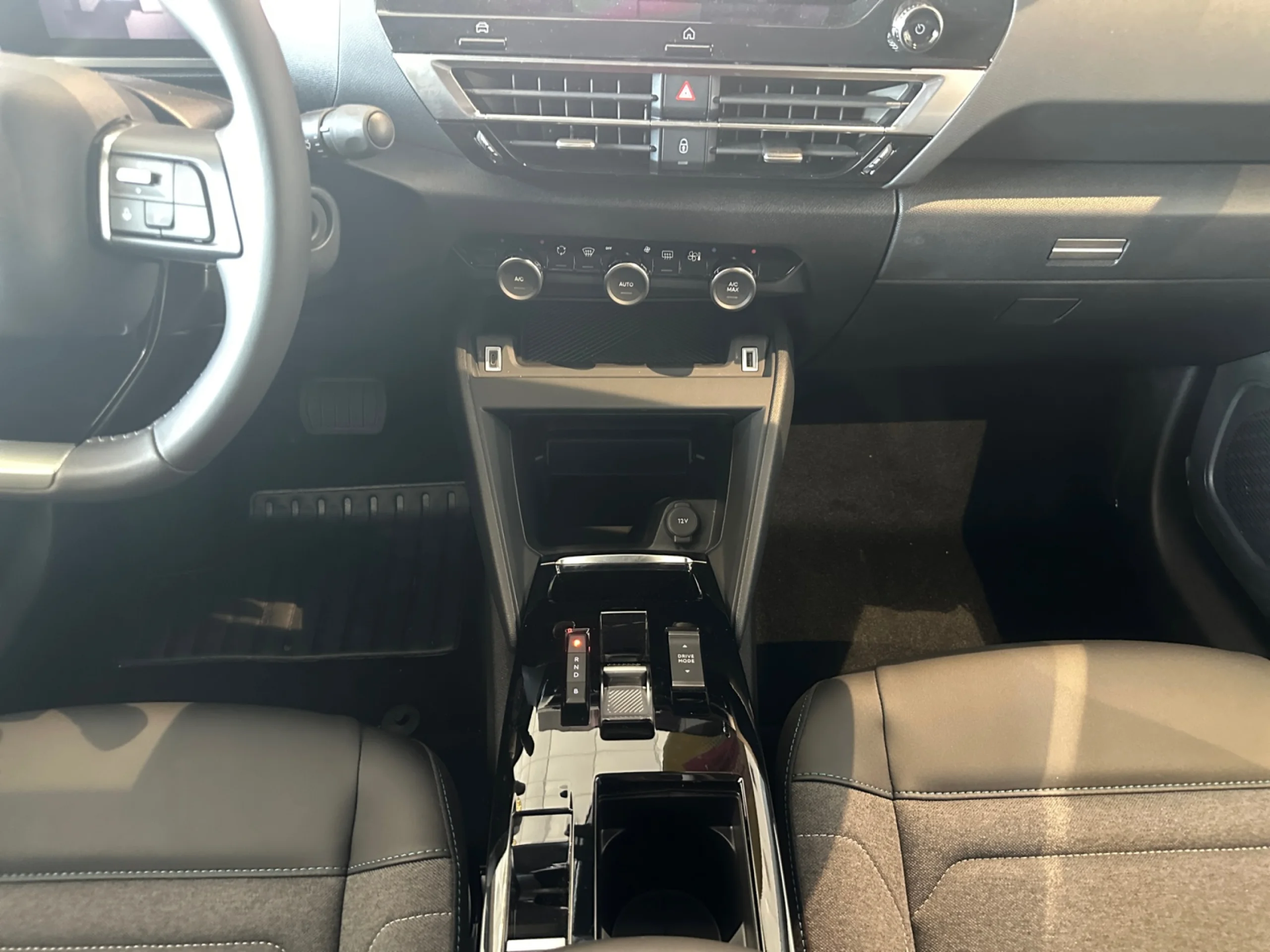 CITROEN C4x NUEVO C4X ELÉCTRICO 100 KW FEEL PACK - Foto 10