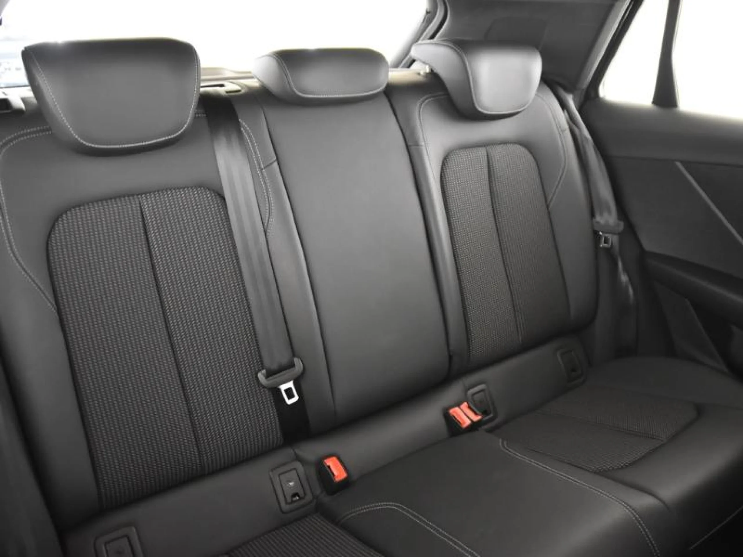 AUDI Q2 ADRENALIN 35 TFSI 110KW (150CV) S TRONIC - Foto 6