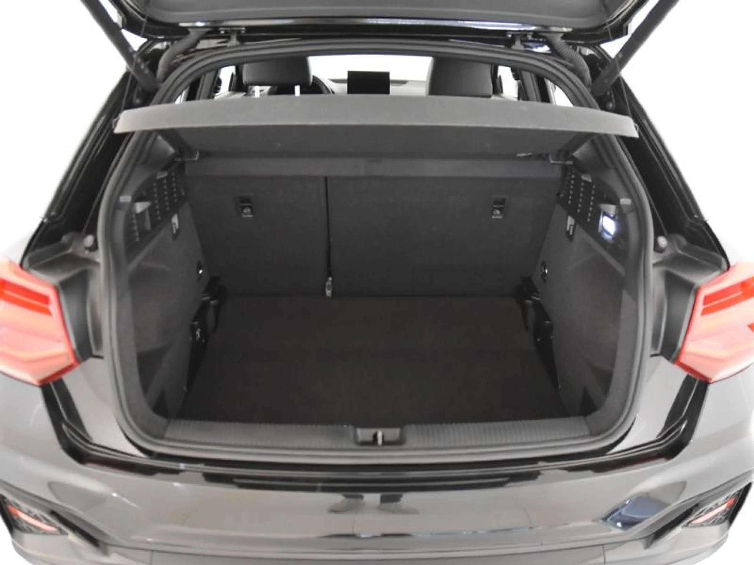 AUDI Q2 ADRENALIN 35 TFSI 110KW (150CV) S TRONIC - Foto 7