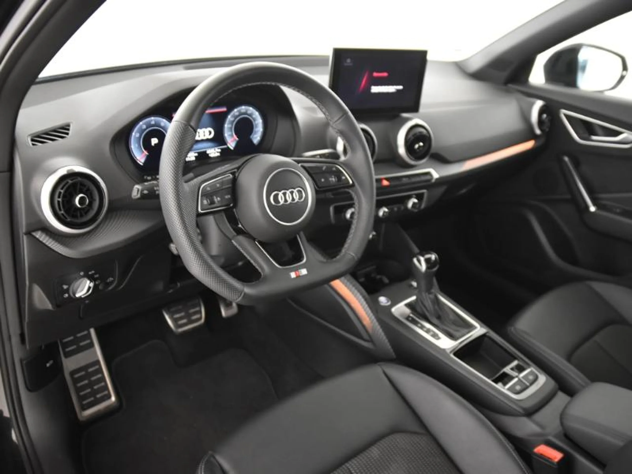 AUDI Q2 ADRENALIN 35 TFSI 110KW (150CV) S TRONIC - Foto 10