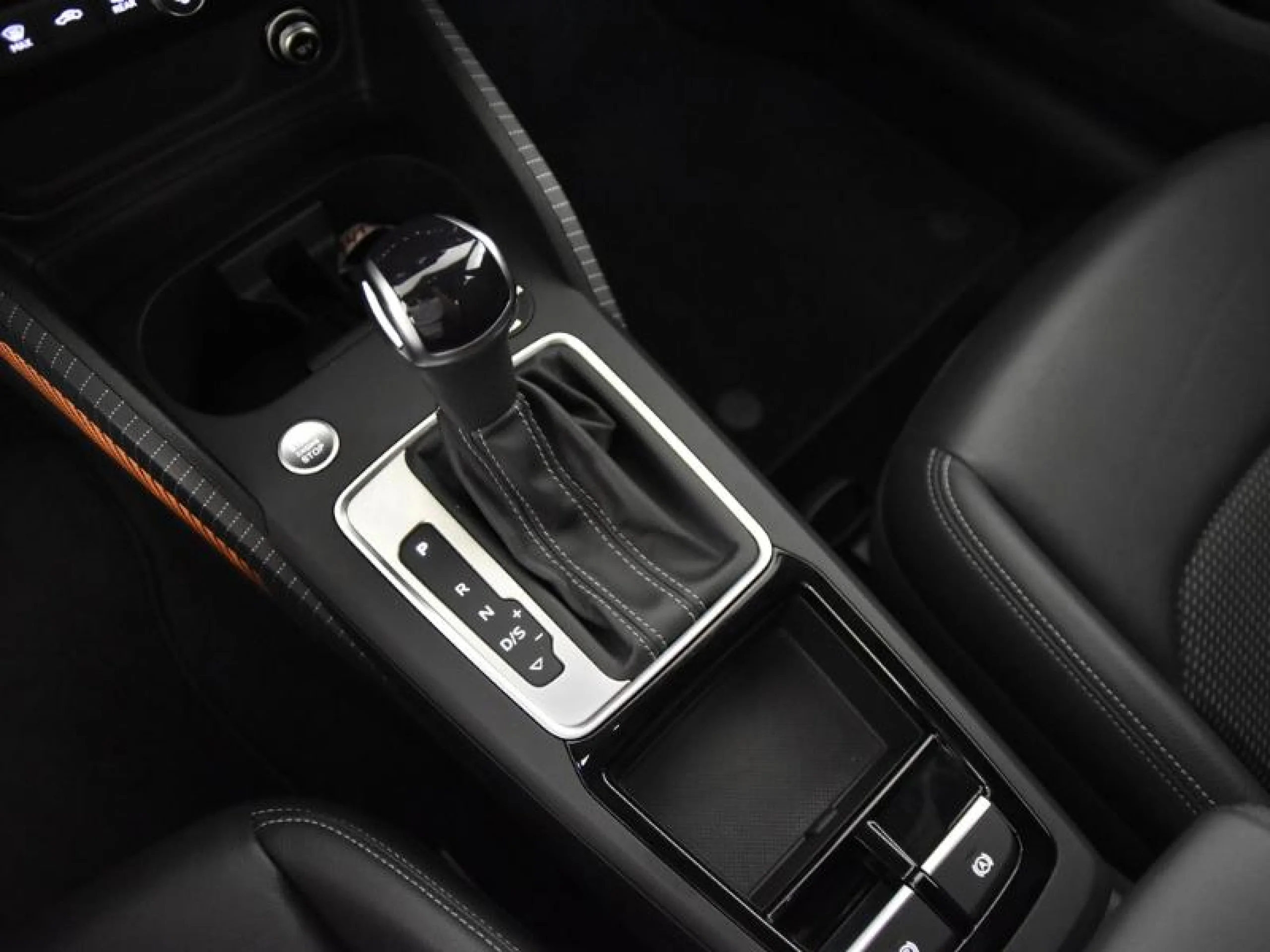 AUDI Q2 ADRENALIN 35 TFSI 110KW (150CV) S TRONIC - Foto 12