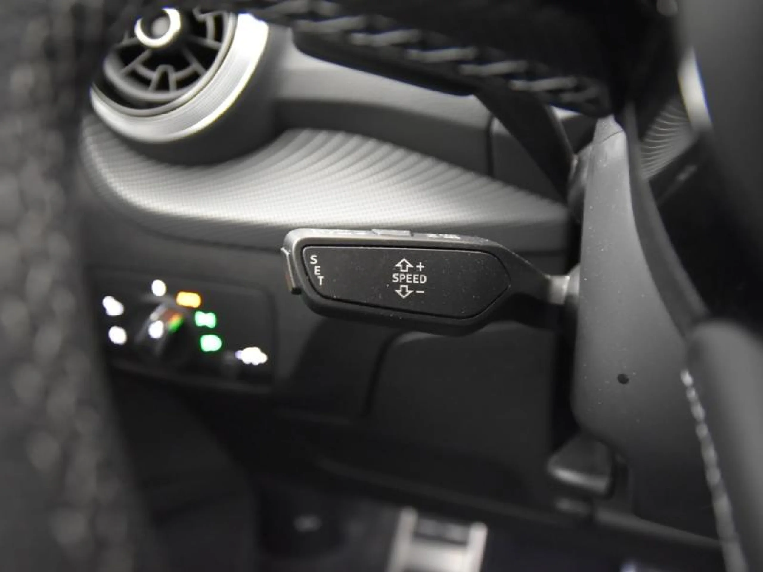 AUDI Q2 ADRENALIN 35 TFSI 110KW (150CV) S TRONIC - Foto 18