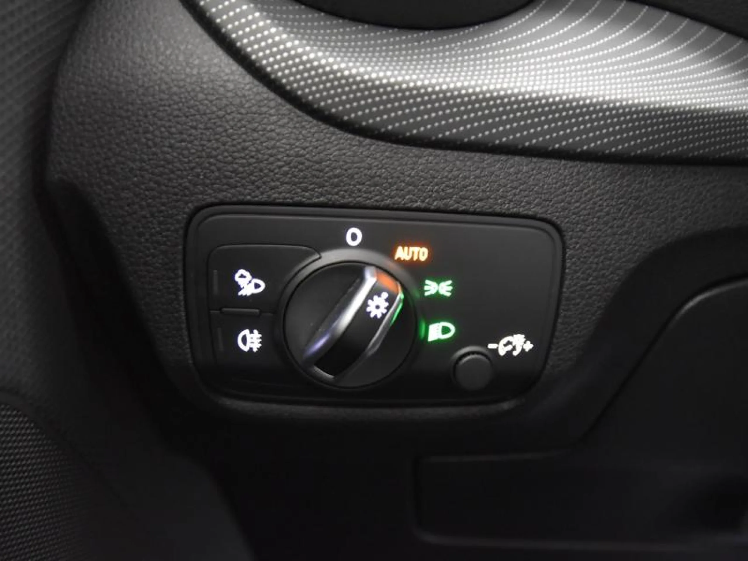 AUDI Q2 ADRENALIN 35 TFSI 110KW (150CV) S TRONIC - Foto 20