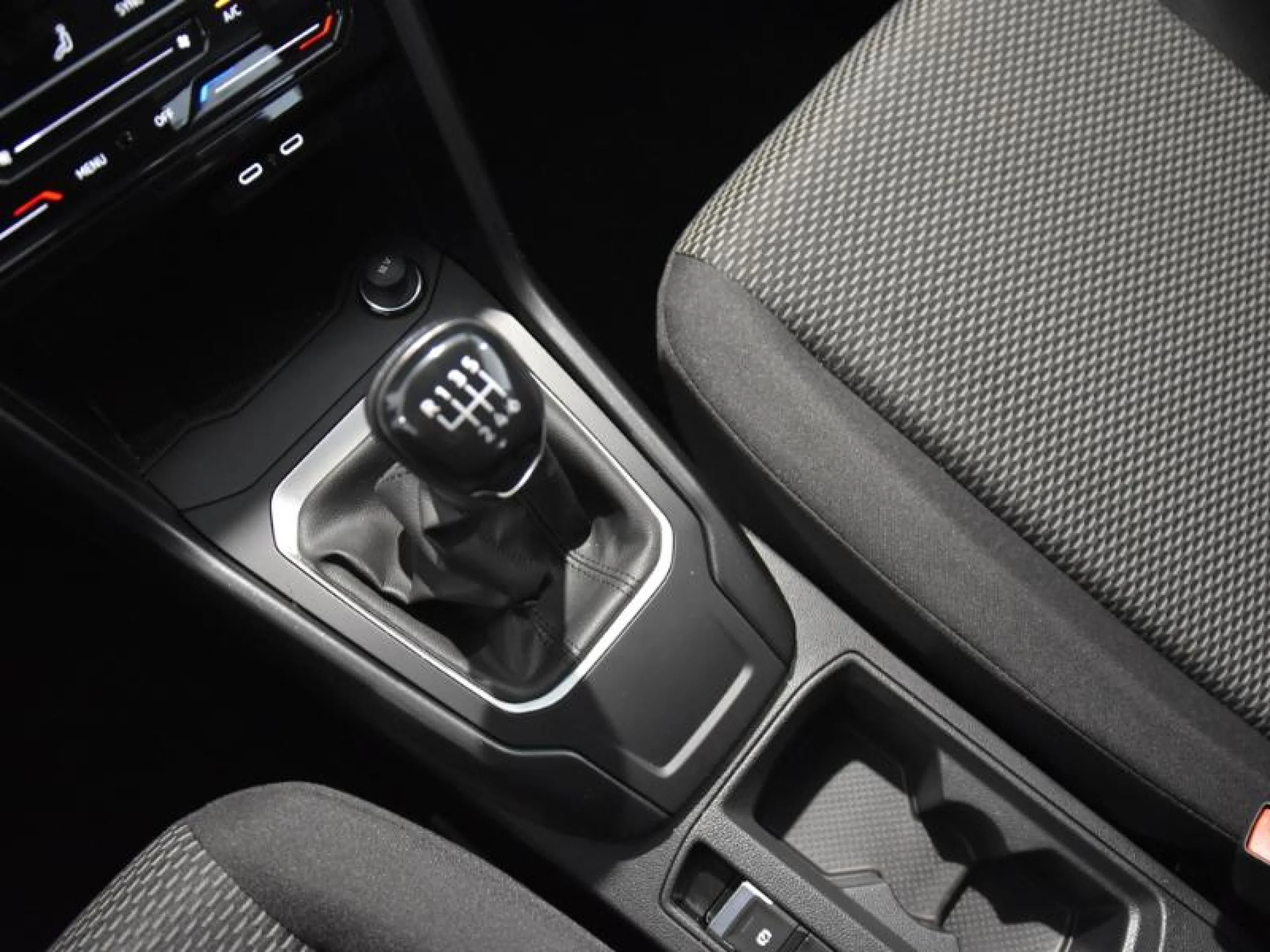 VOLKSWAGEN T ROC T ROC 2.0 TDI 85KW (116CV) - Foto 10