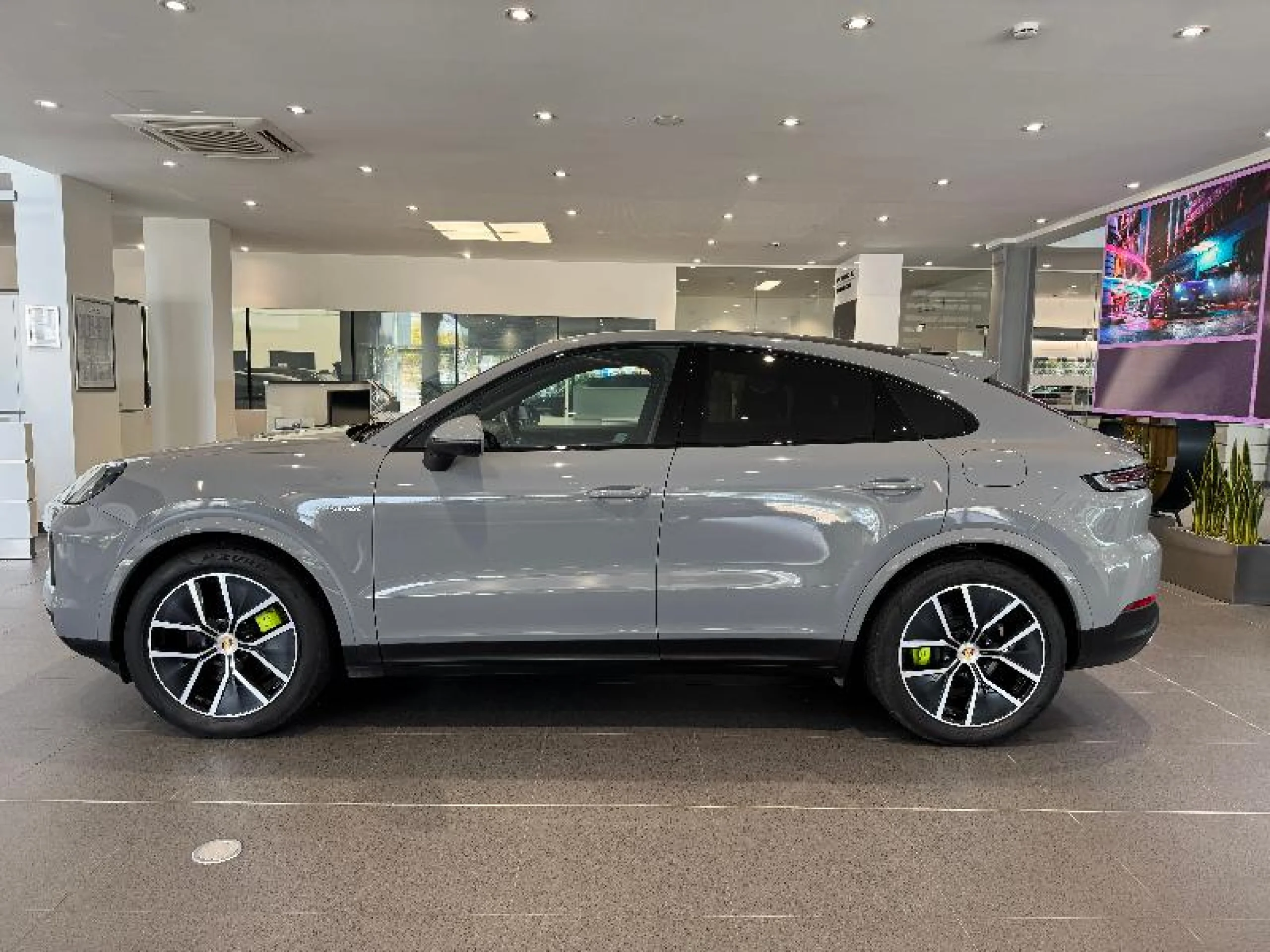 PORSCHE CAYENNE COUPE E HYBRID - Foto 2