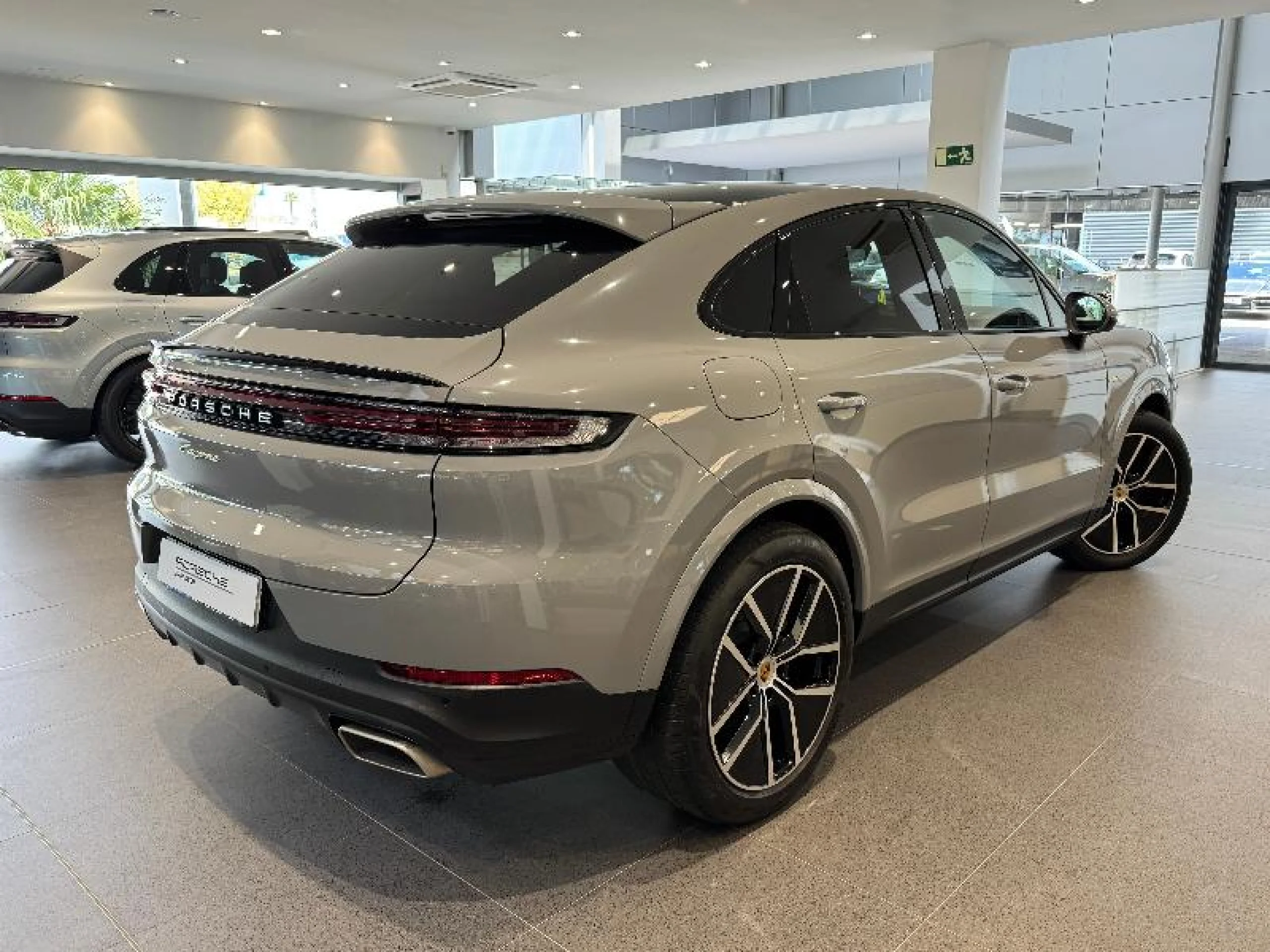 PORSCHE CAYENNE COUPE E HYBRID - Foto 5