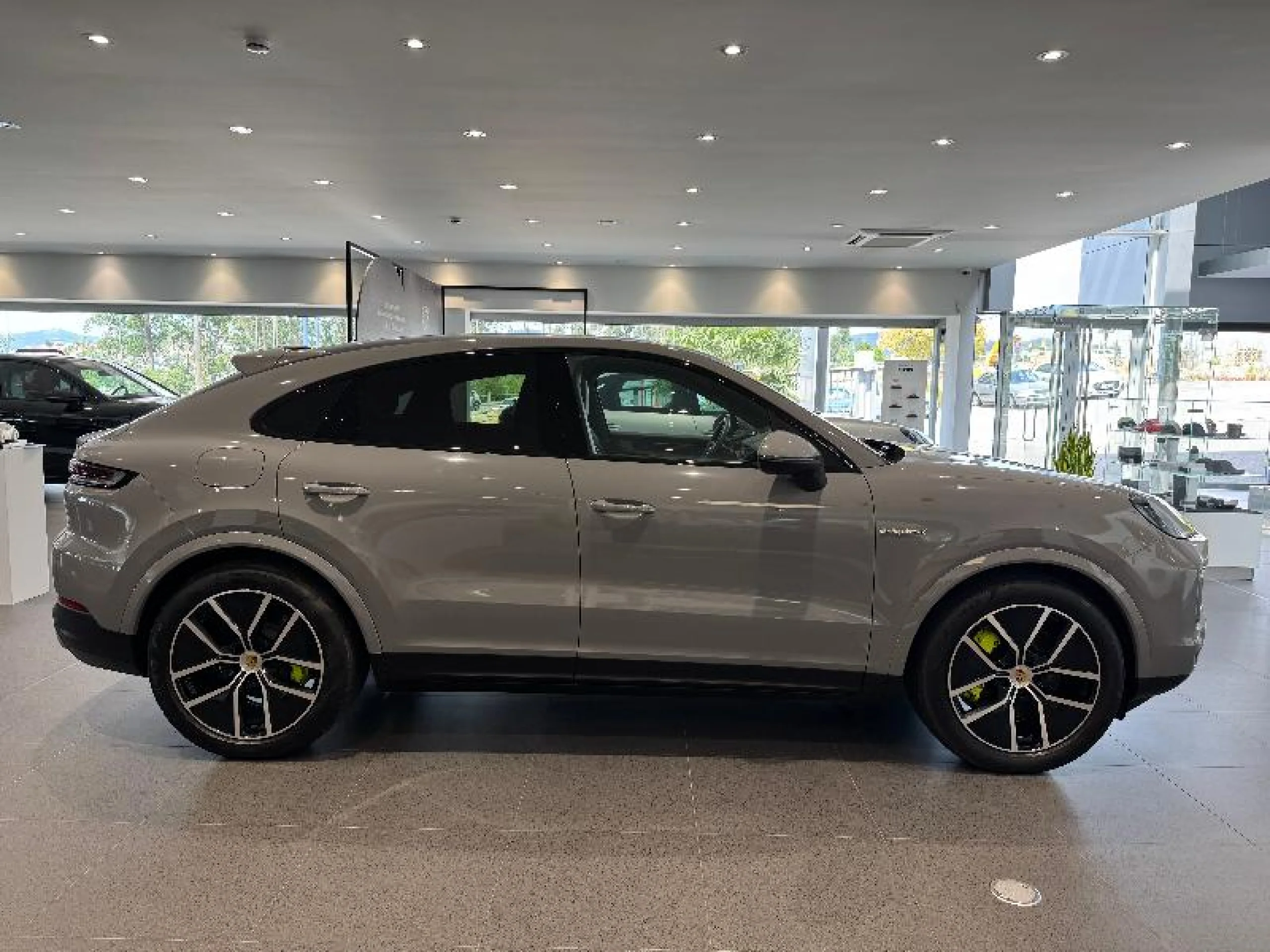 PORSCHE CAYENNE COUPE E HYBRID - Foto 6