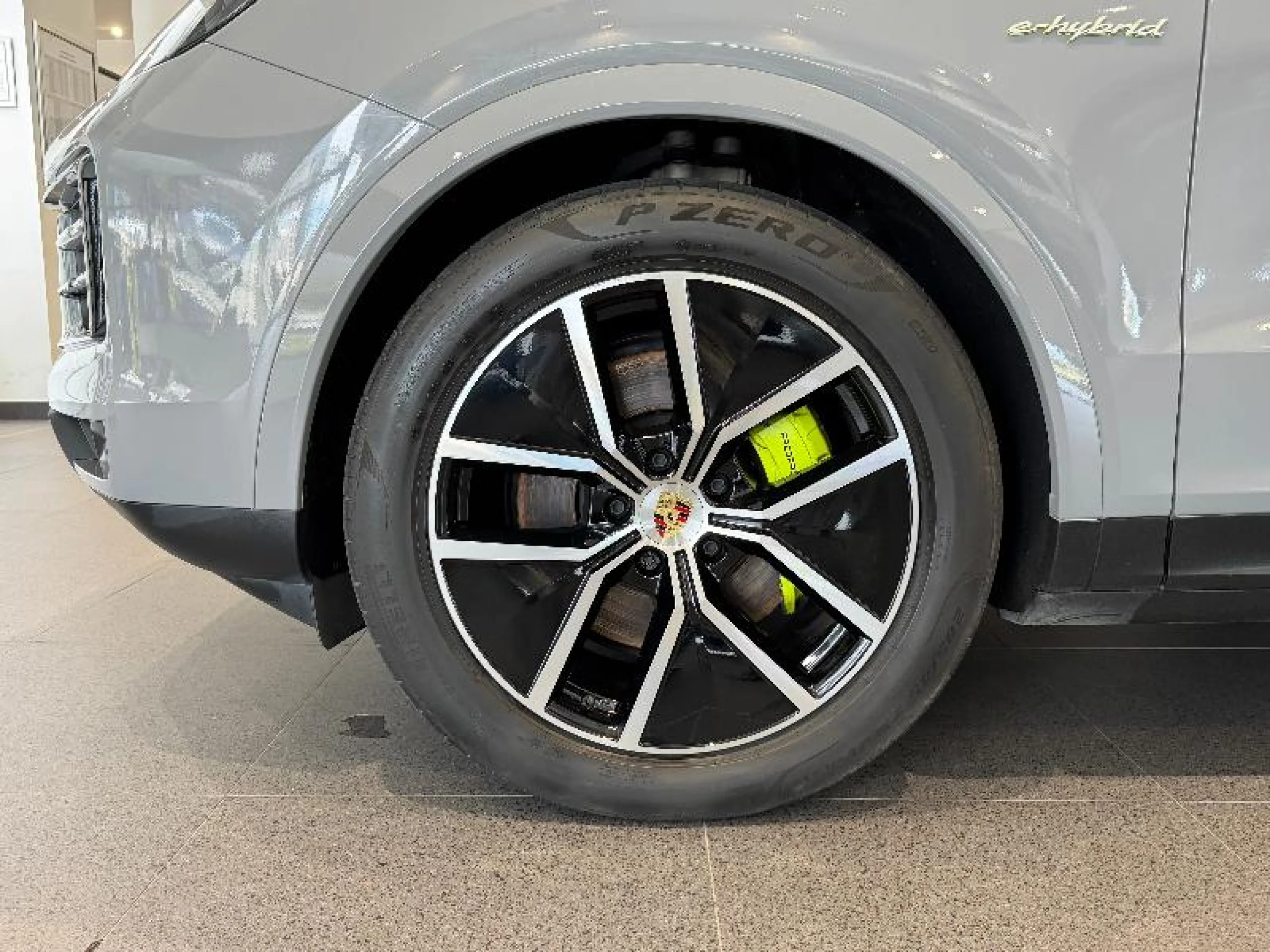PORSCHE CAYENNE COUPE E HYBRID - Foto 18