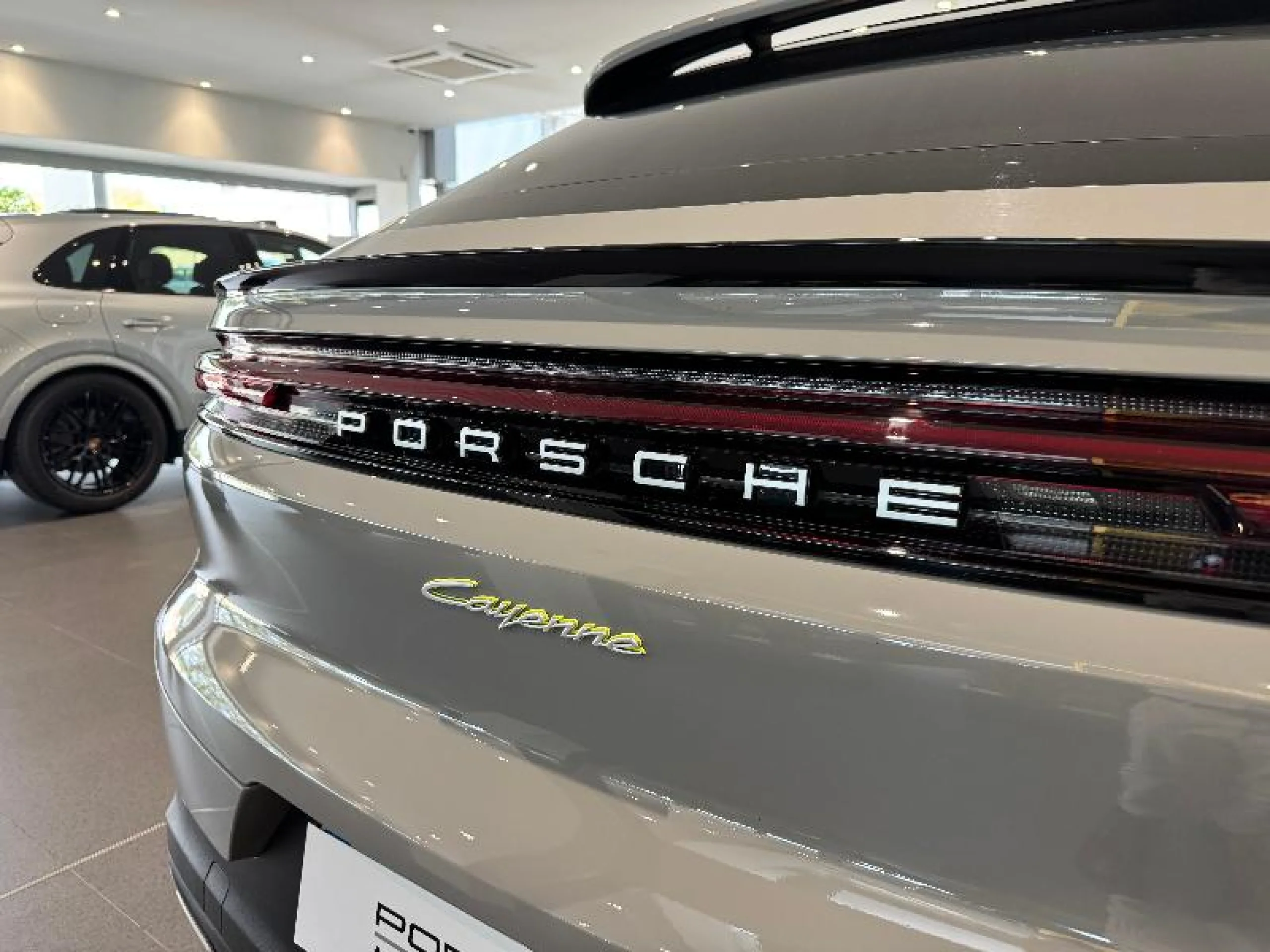 PORSCHE CAYENNE COUPE E HYBRID - Foto 19