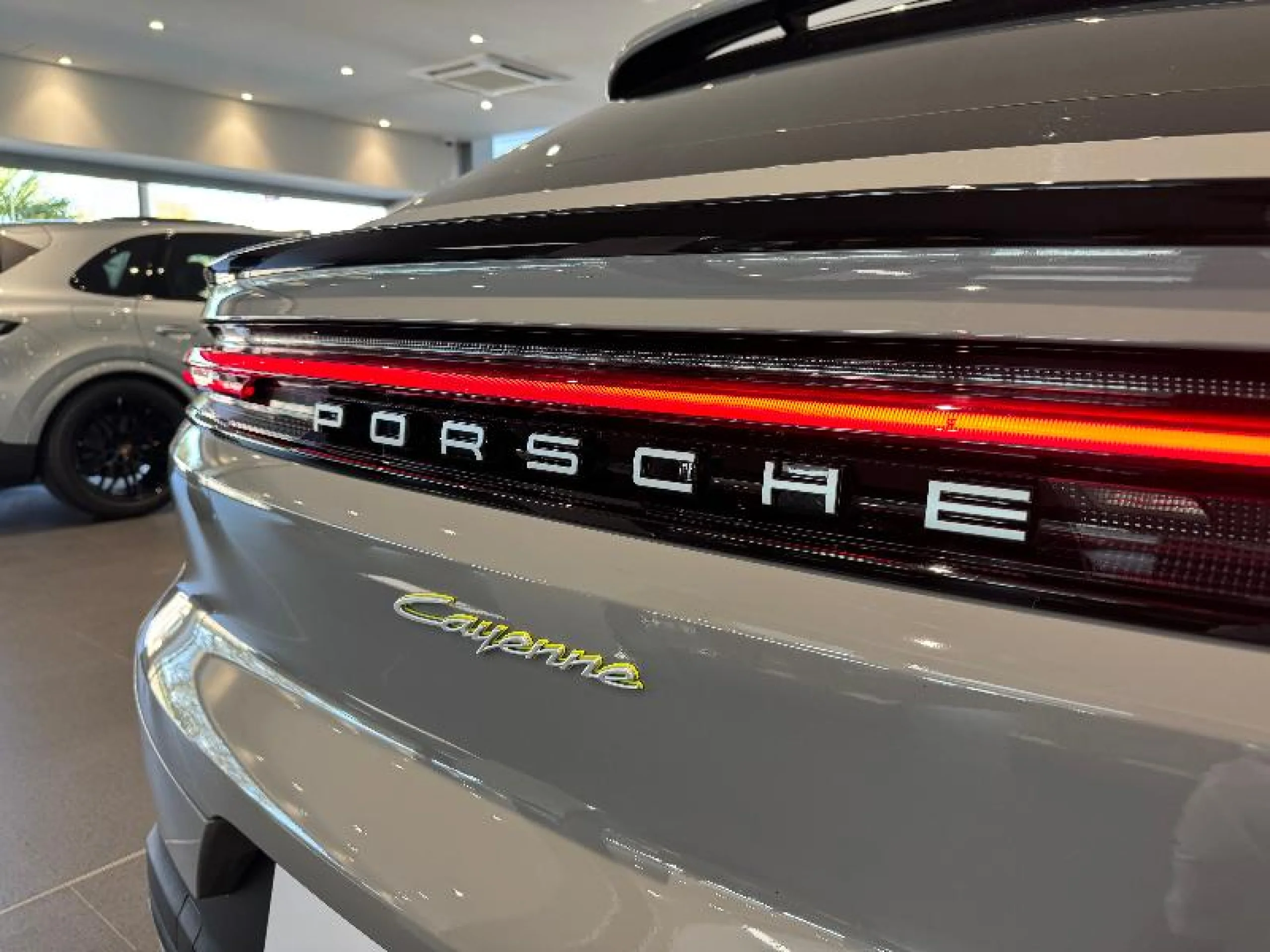 PORSCHE CAYENNE COUPE E HYBRID - Foto 20