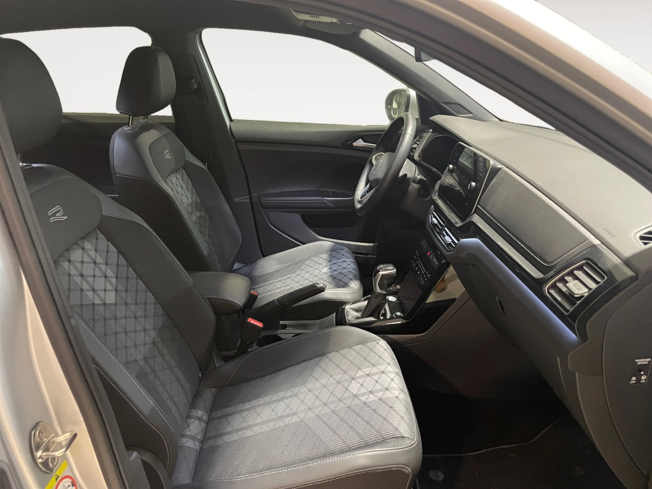 VOLKSWAGEN T CROSS R LINE 1.5 TSI 110KW (150CV) DSG - Foto 5