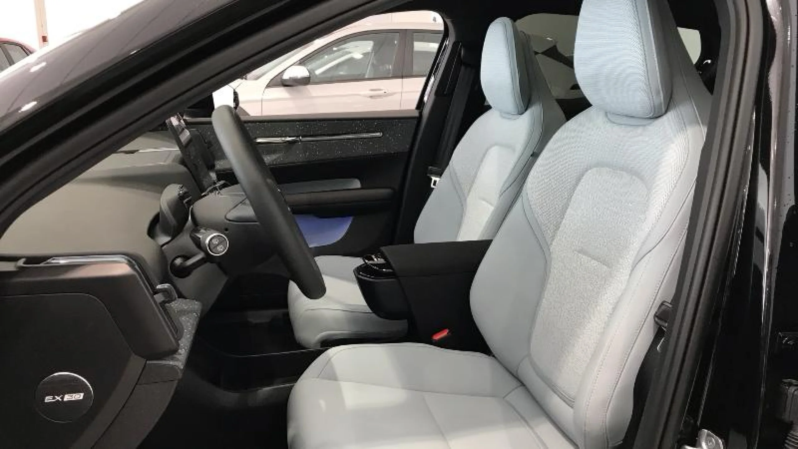 VOLVO EX30 SINGLE MOTOR EXTENDED RANGE ULTRA AUTO - Foto 9