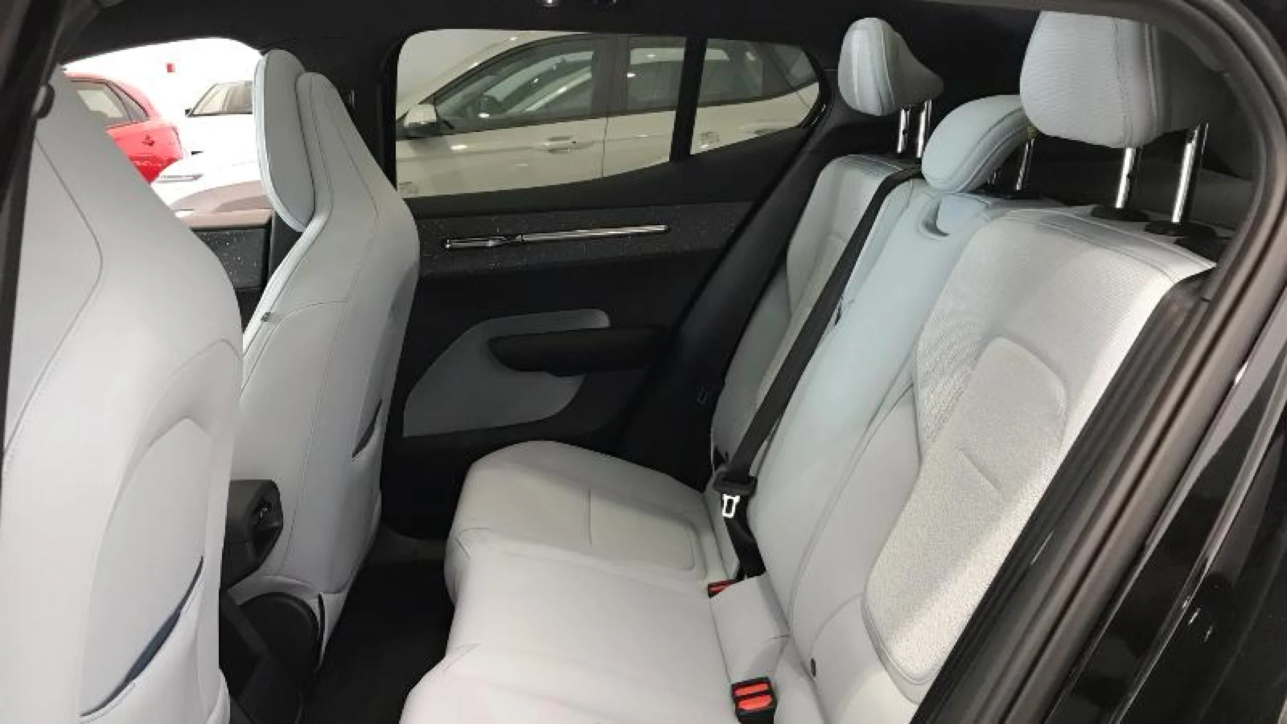 VOLVO EX30 SINGLE MOTOR EXTENDED RANGE ULTRA AUTO - Foto 10