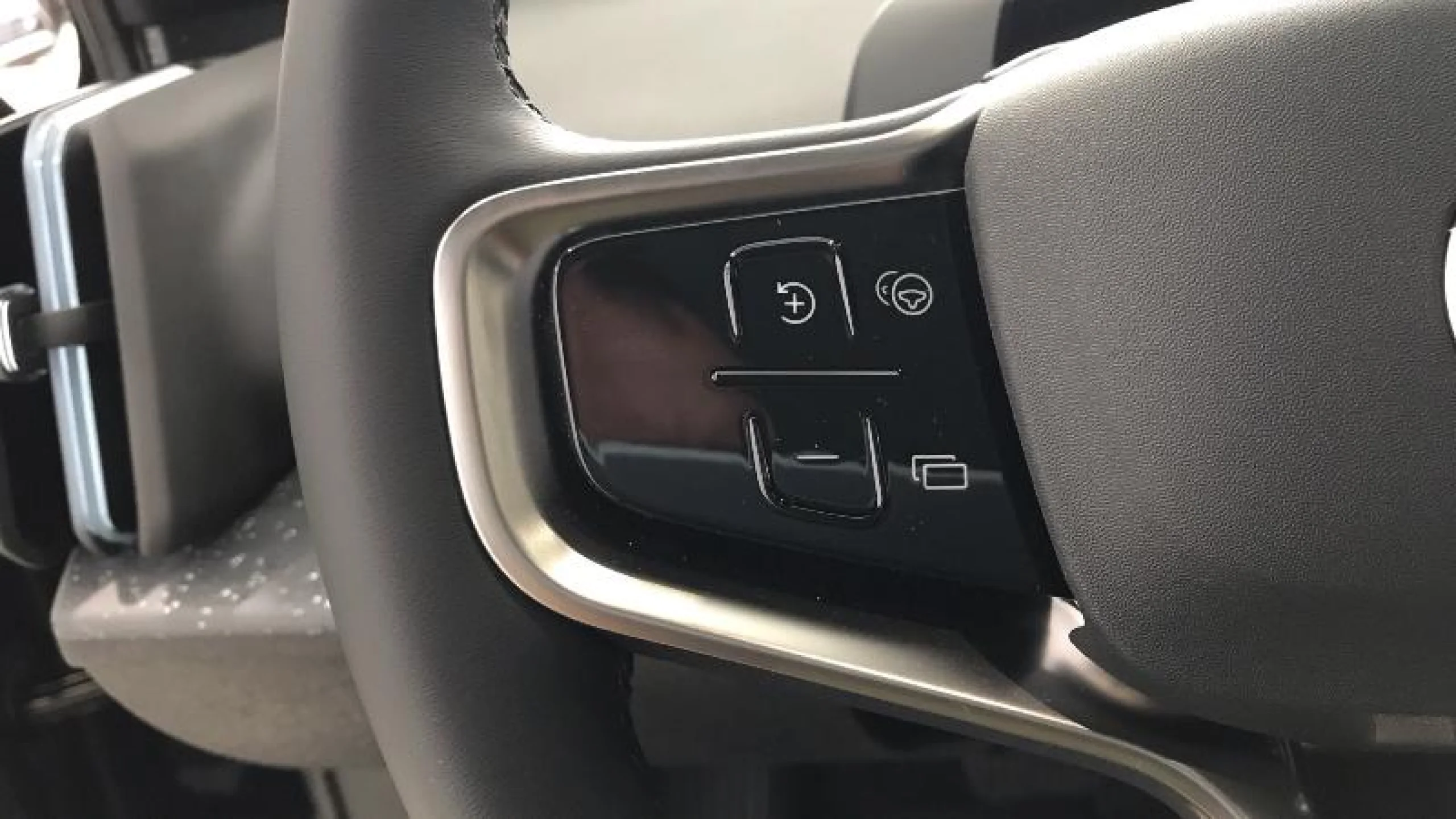 VOLVO EX30 SINGLE MOTOR EXTENDED RANGE ULTRA AUTO - Foto 17