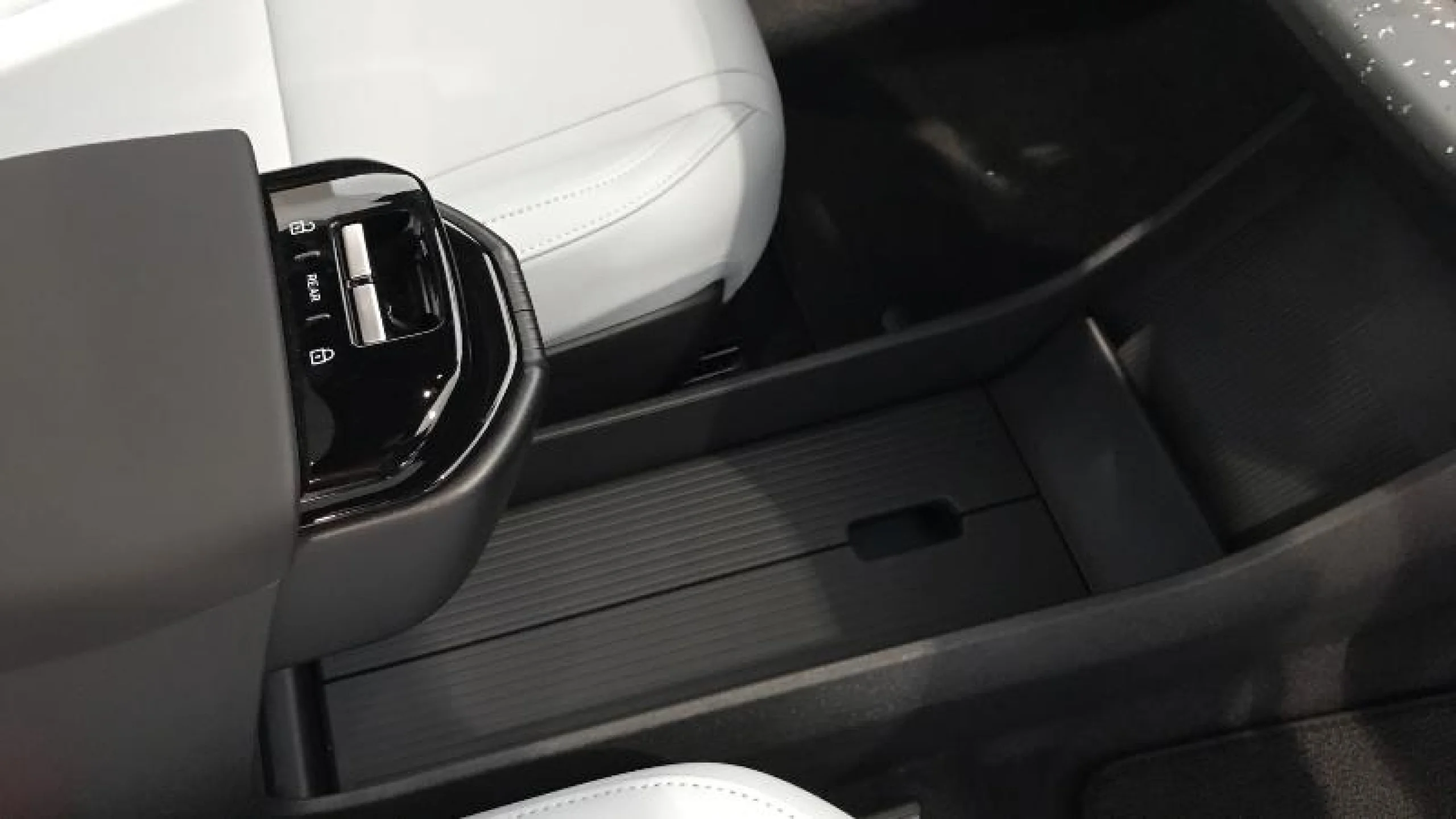 VOLVO EX30 SINGLE MOTOR EXTENDED RANGE ULTRA AUTO - Foto 22