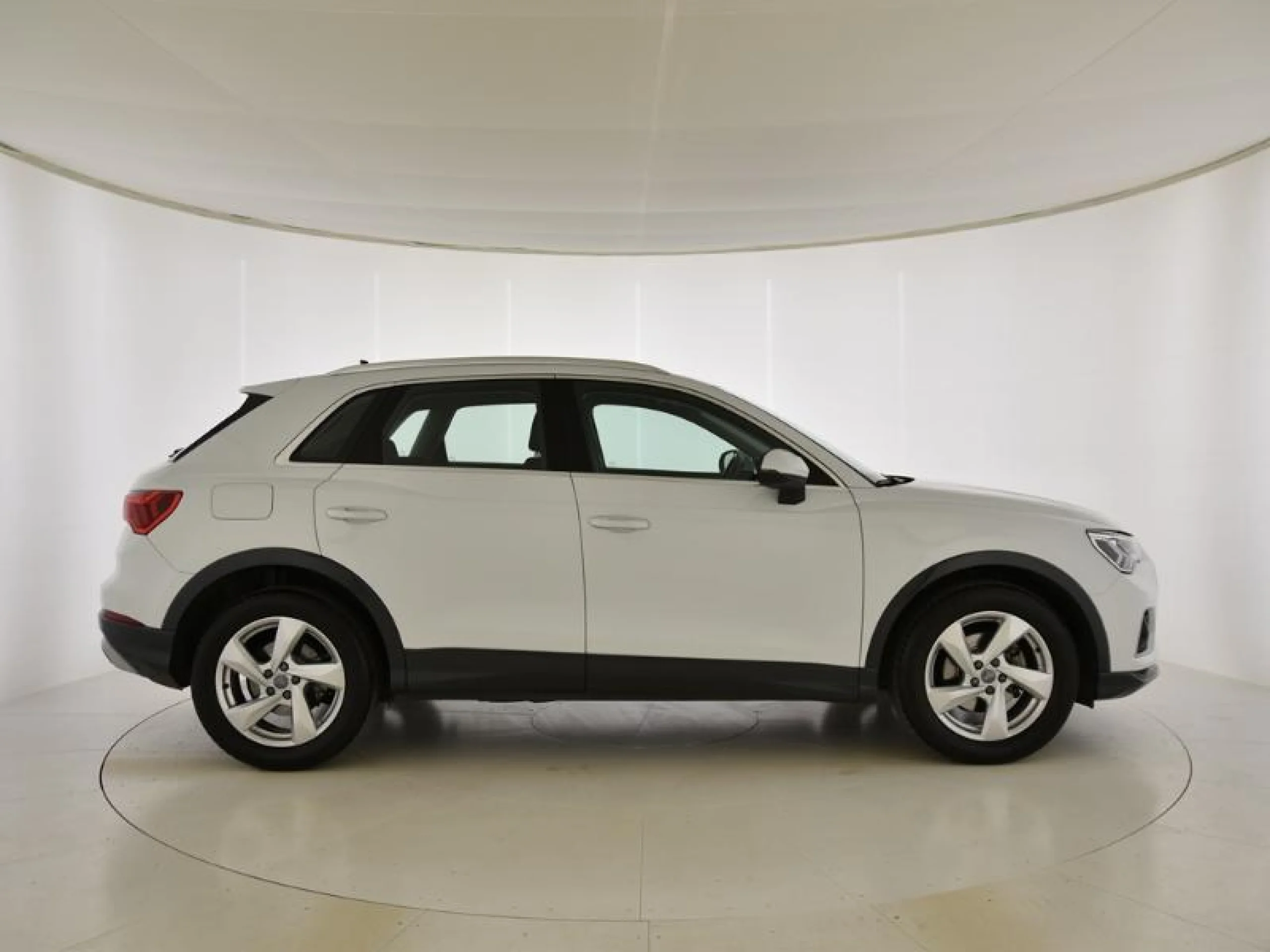 AUDI Q3 35 TFSI 110KW (150CV) S TRONIC - Foto 3