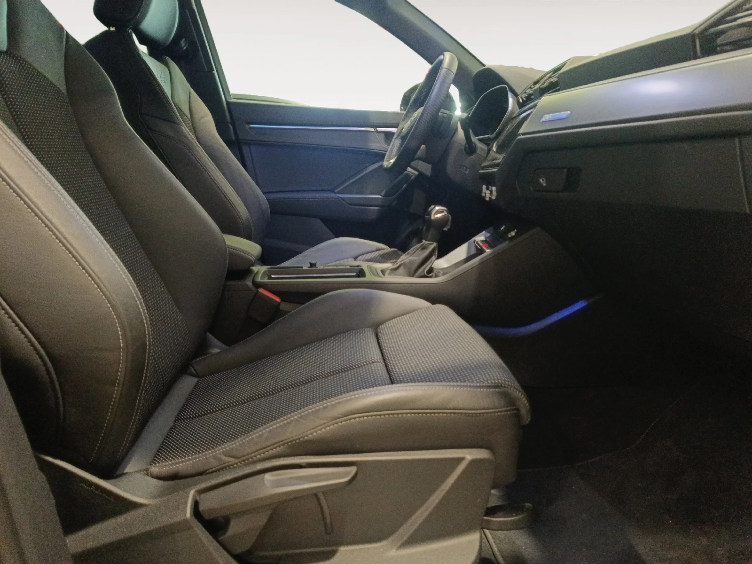 AUDI Q3 BLACK LINE 35 TDI 110KW (150CV) S TRONIC - Foto 8