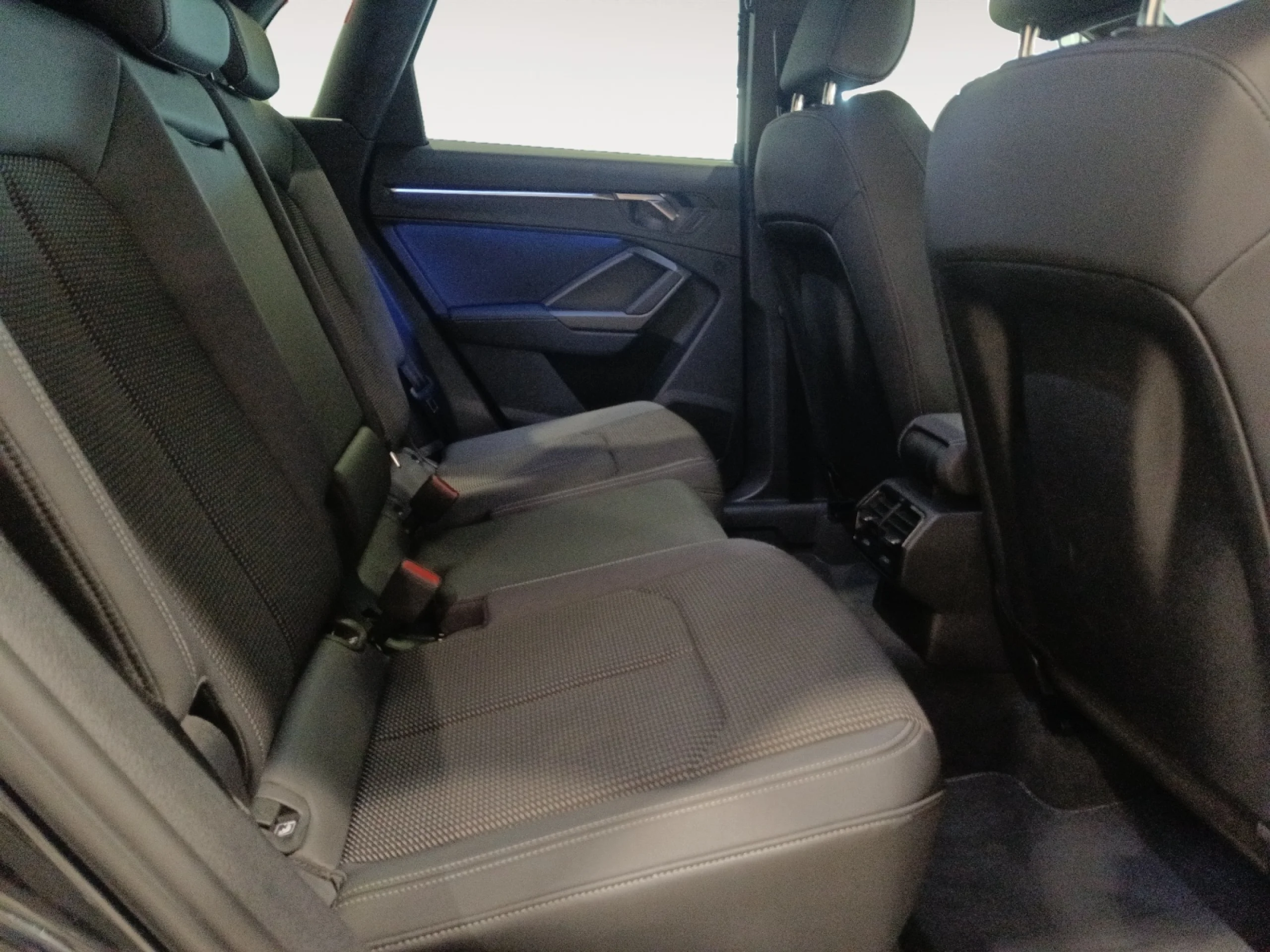 AUDI Q3 BLACK LINE 35 TDI 110KW (150CV) S TRONIC - Foto 9