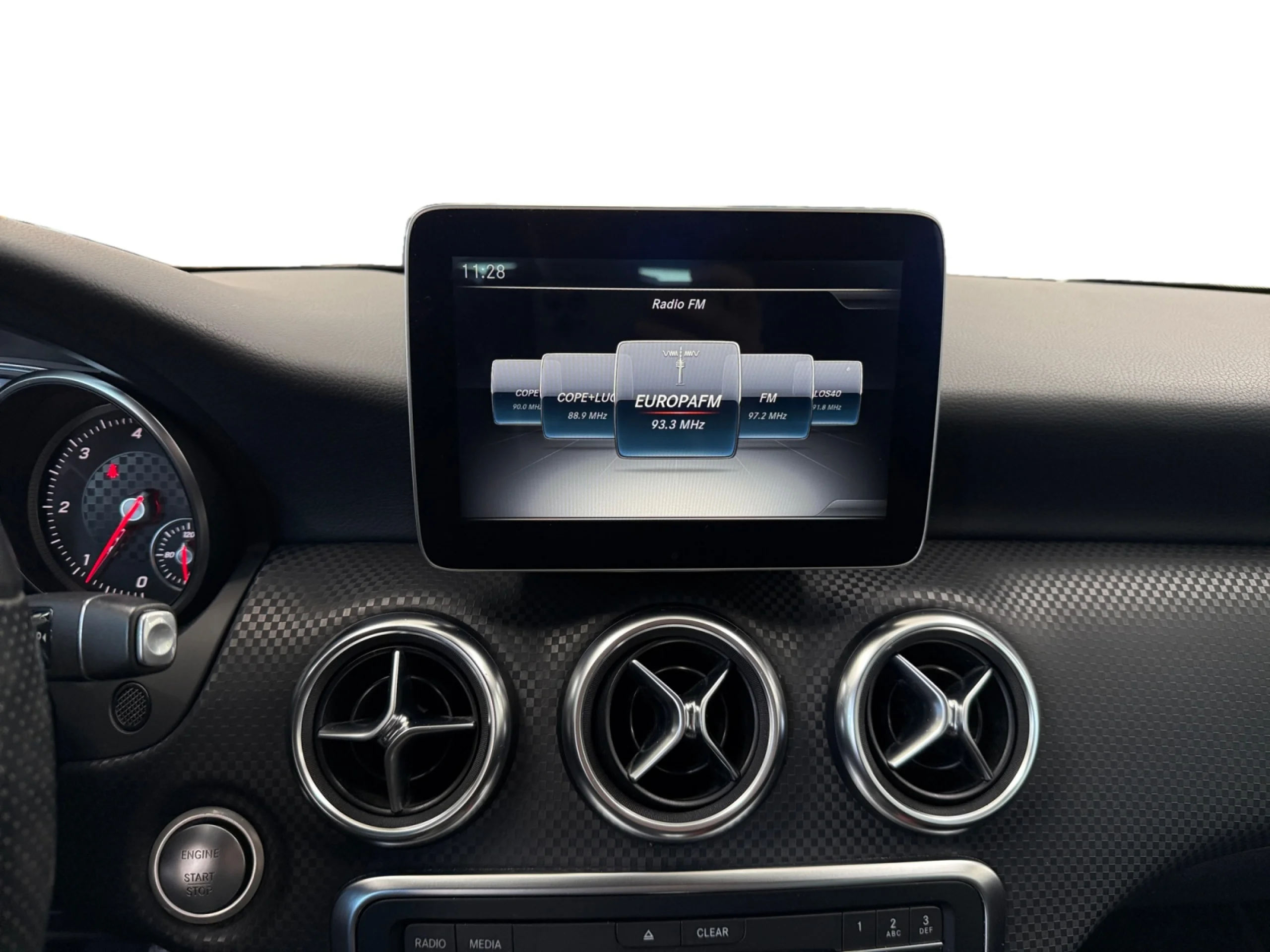 MERCEDES-BENZ CLASE A A 200 D AMG LINE - Foto 9