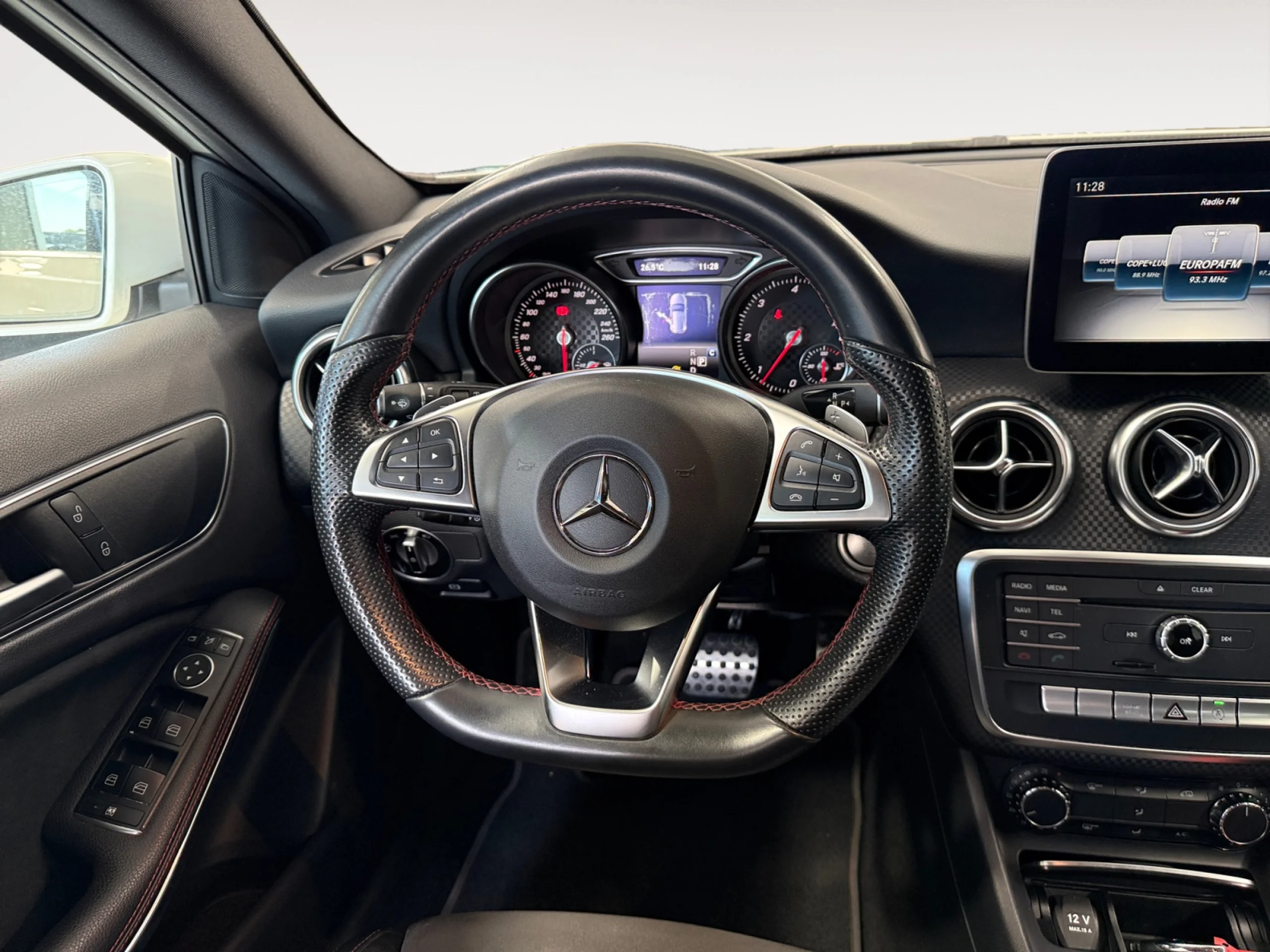 MERCEDES-BENZ CLASE A A 200 D AMG LINE - Foto 11