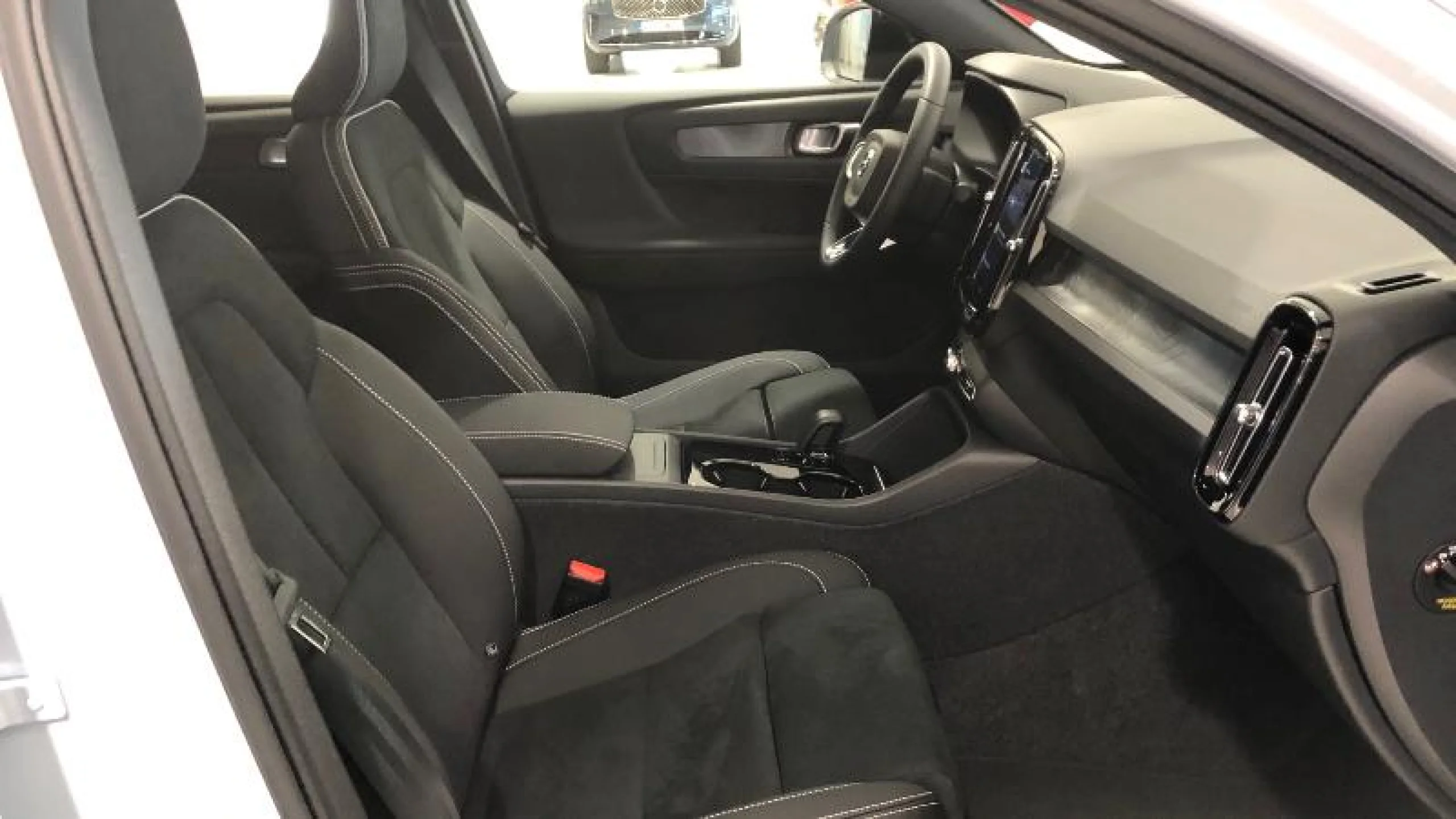 VOLVO C40 RECHARGE SINGLE EXTENDED CORE AUTO - Foto 8