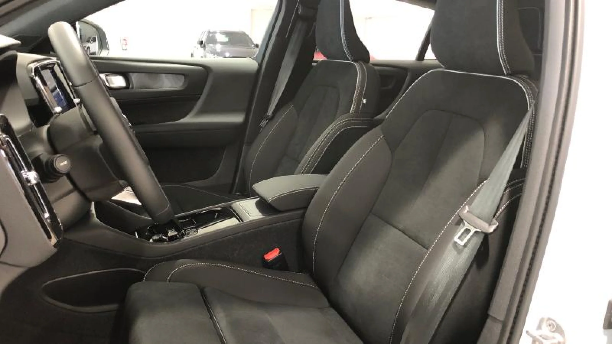 VOLVO C40 RECHARGE SINGLE EXTENDED CORE AUTO - Foto 9