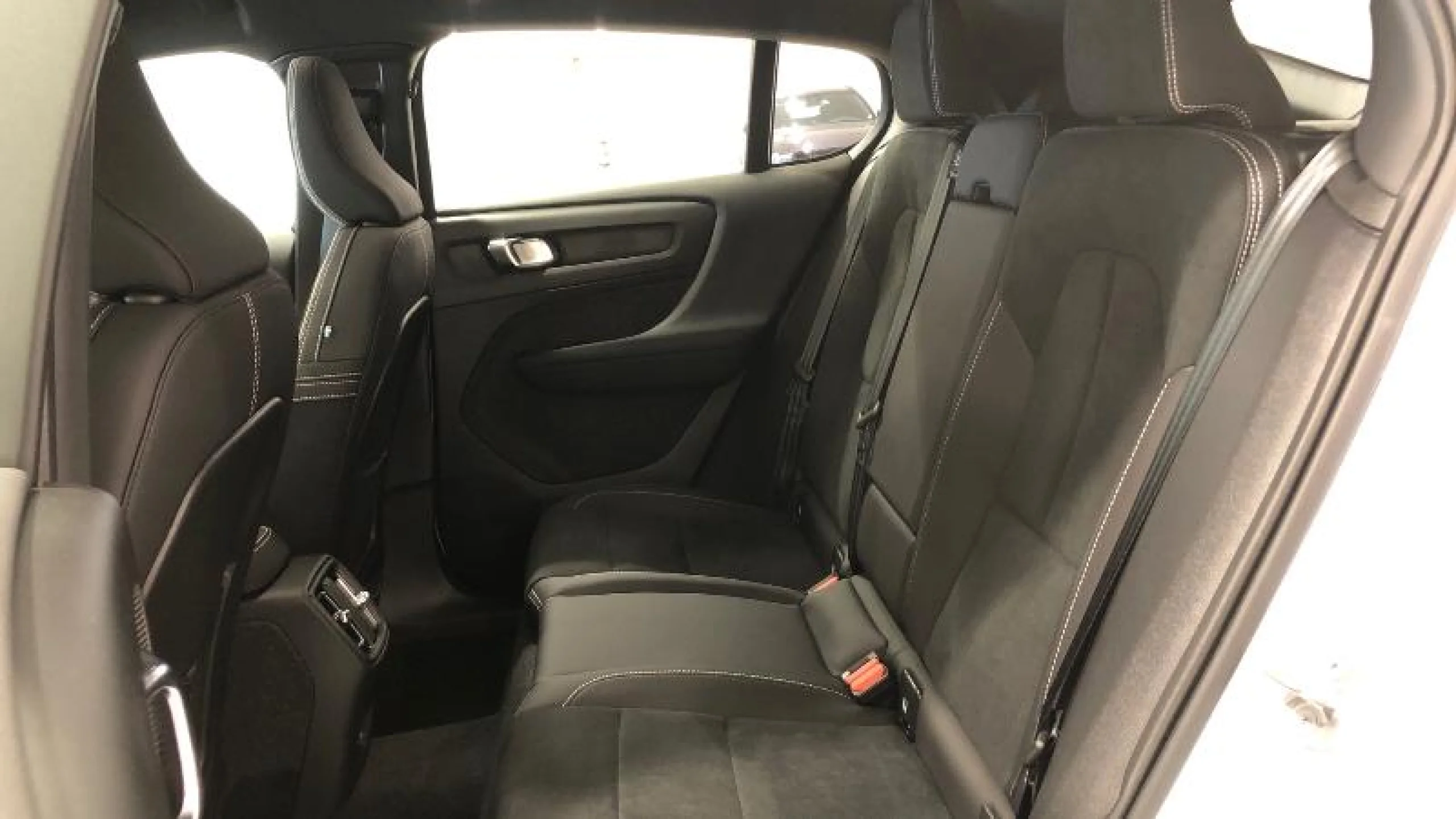 VOLVO C40 RECHARGE SINGLE EXTENDED CORE AUTO - Foto 10